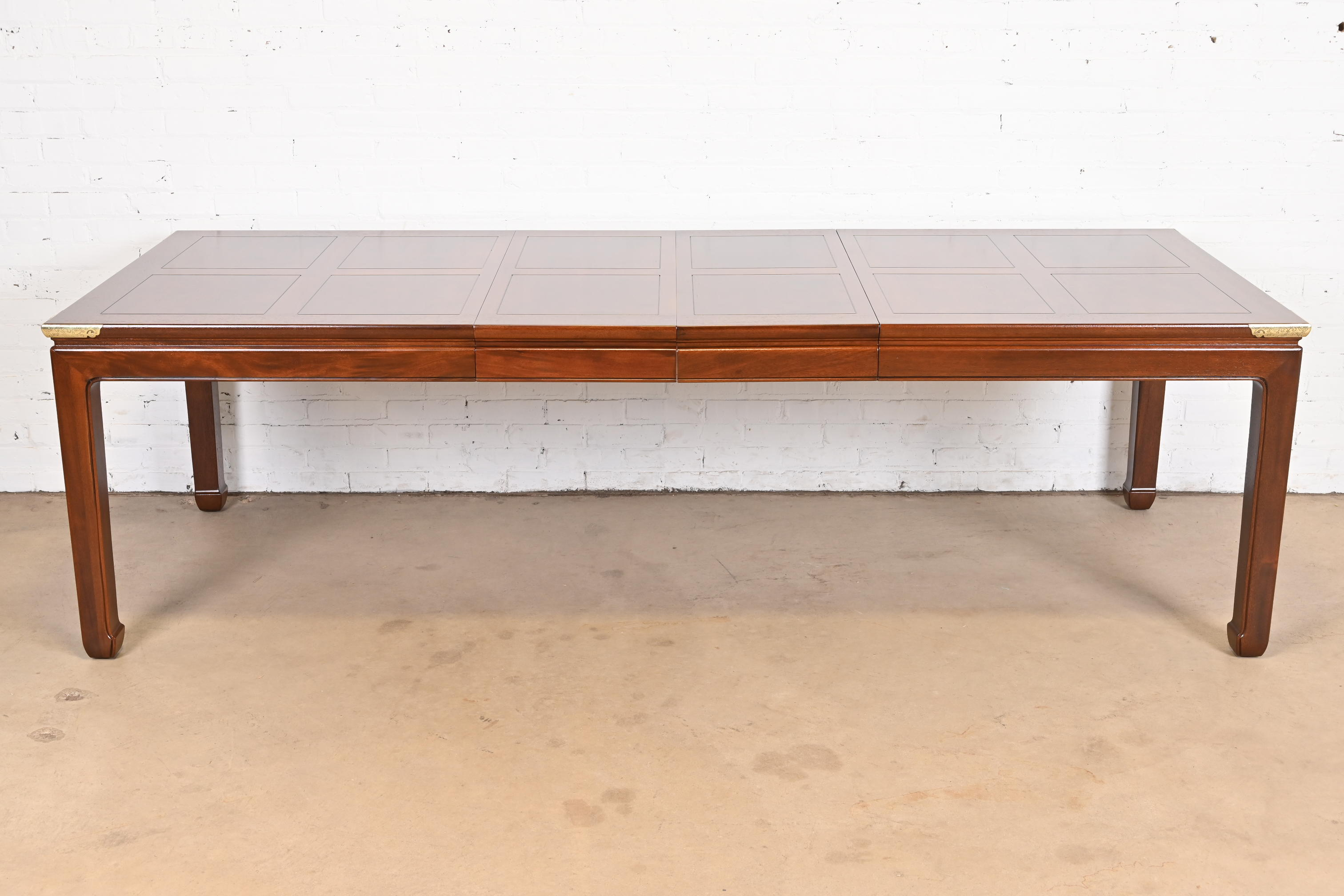 Henredon Hollywood Regency Chinoiserie Mahogany and Brass Extension Dining Table, Newly Refinished - Image 3