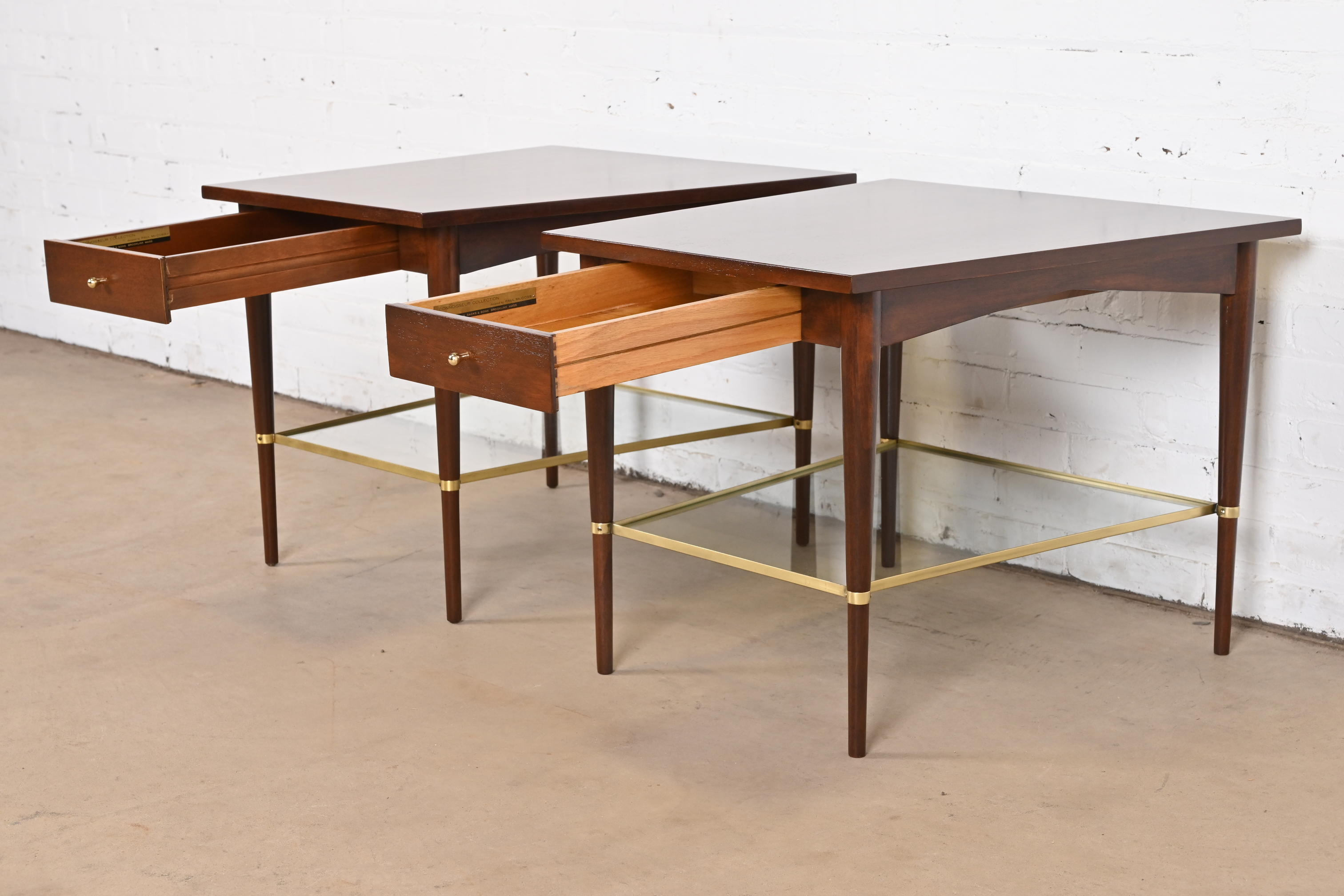 Paul McCobb Connoisseur Collection Mahogany and Brass Wedge Nightstands or Side Tables, Newly Refinished - Image 6