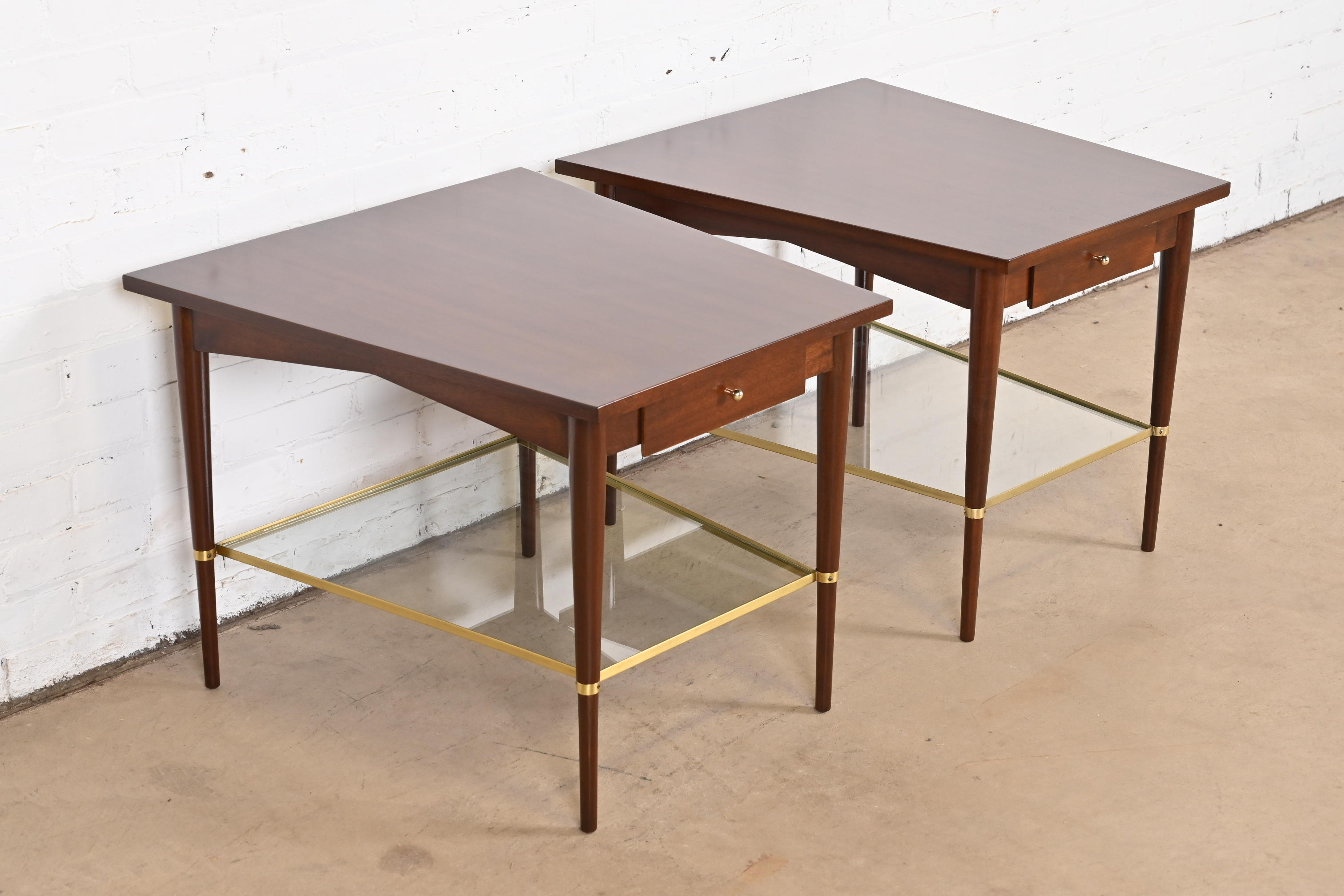 Paul McCobb Connoisseur Collection Mahogany and Brass Wedge Nightstands or Side Tables, Newly Refinished - Image 5