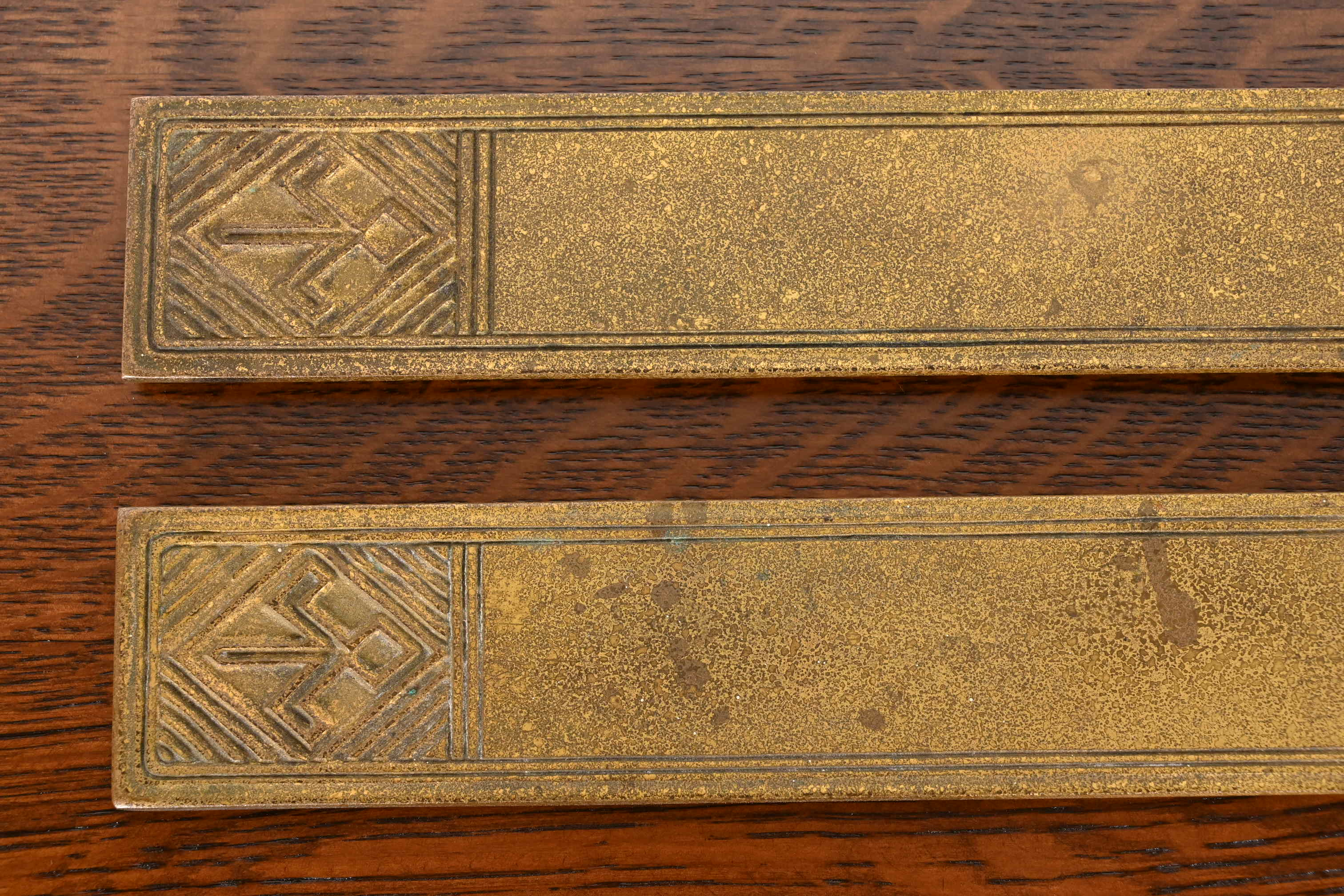 Tiffany Studios New York 'American Indian' Bronze Doré Blotter Ends With Leather Desk Blotter - Image 8