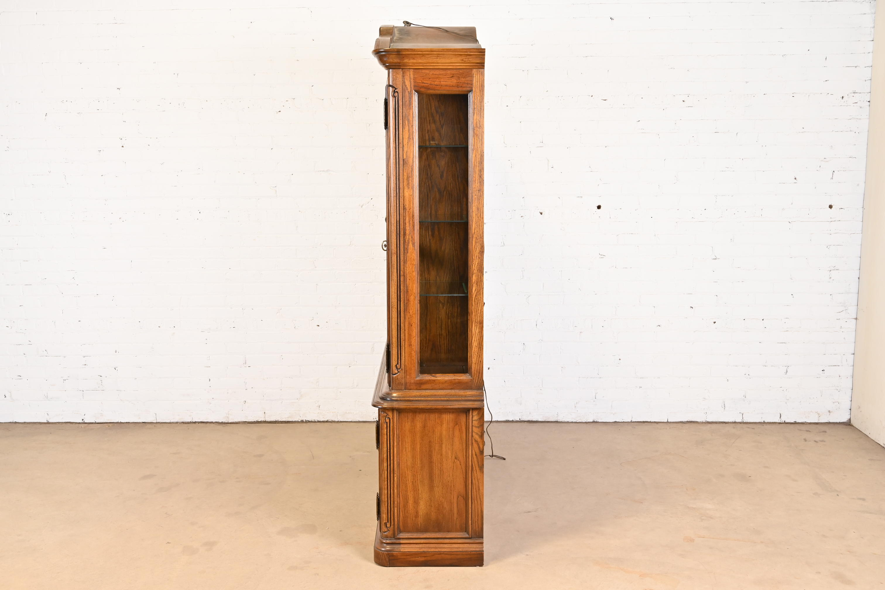 Drexel Heritage French Provincial Carved Oak Lighted Breakfront Bookcase Cabinet, 1970s - Image 9