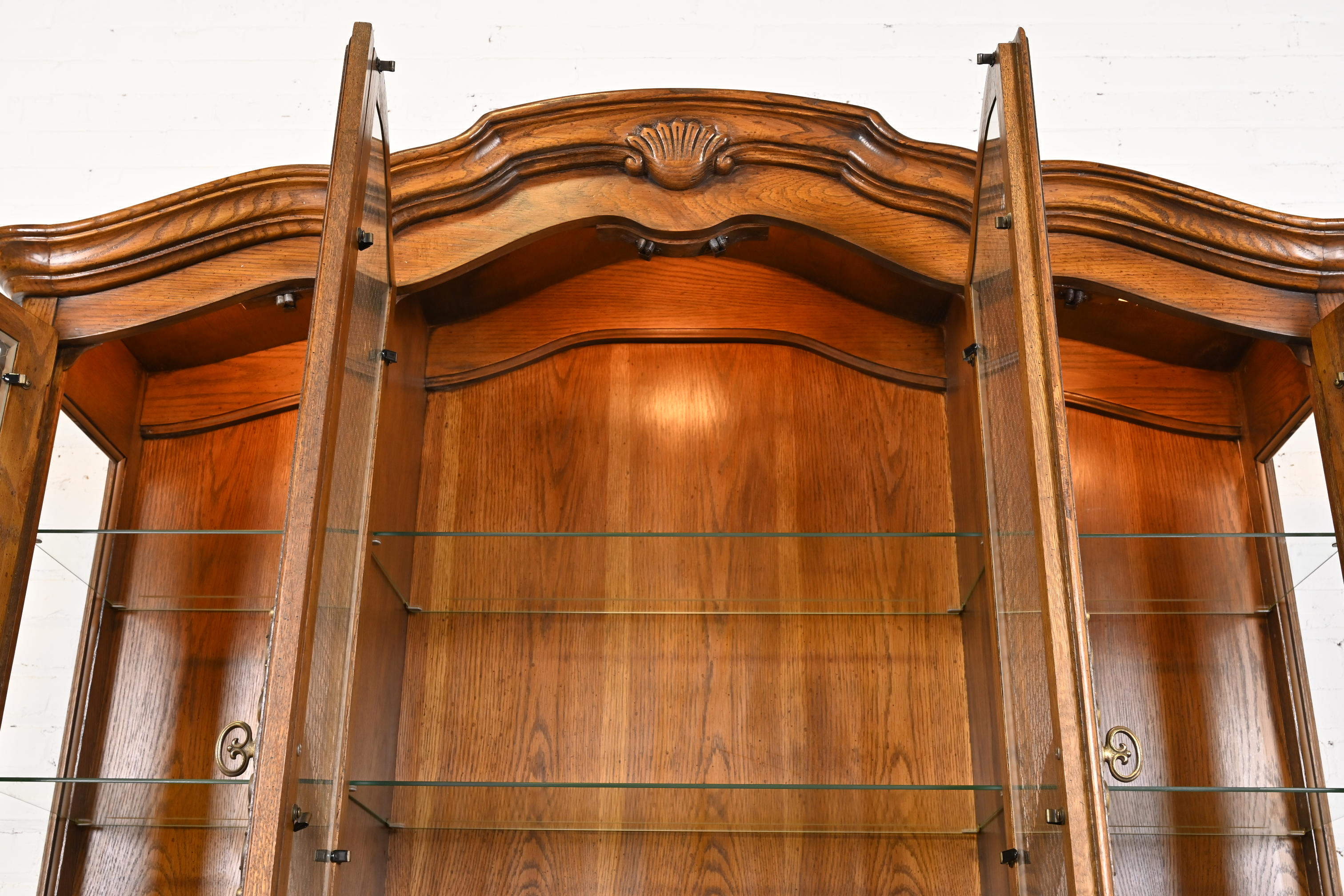 Drexel Heritage French Provincial Carved Oak Lighted Breakfront Bookcase Cabinet, 1970s - Image 6