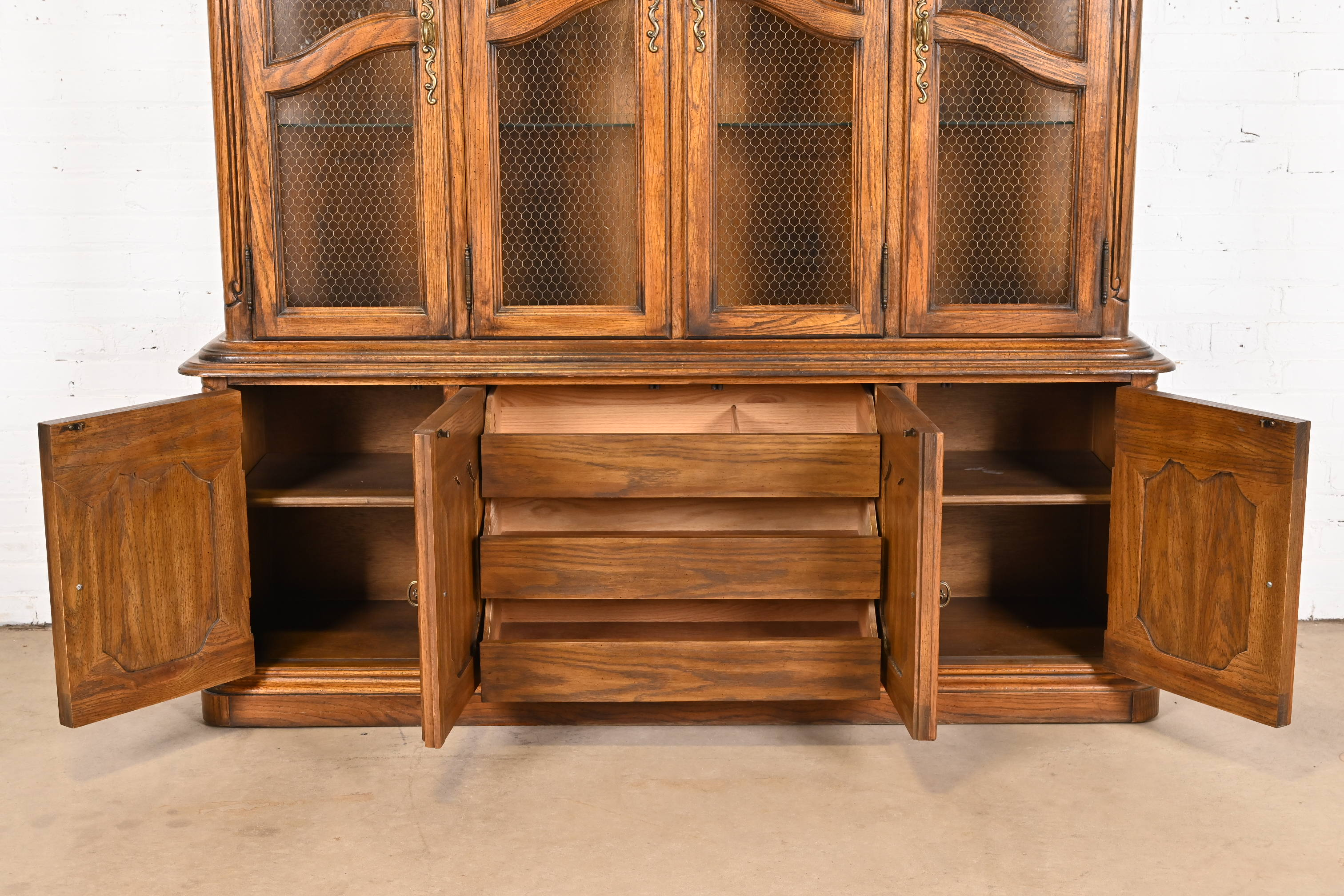 Drexel Heritage French Provincial Carved Oak Lighted Breakfront Bookcase Cabinet, 1970s - Image 8