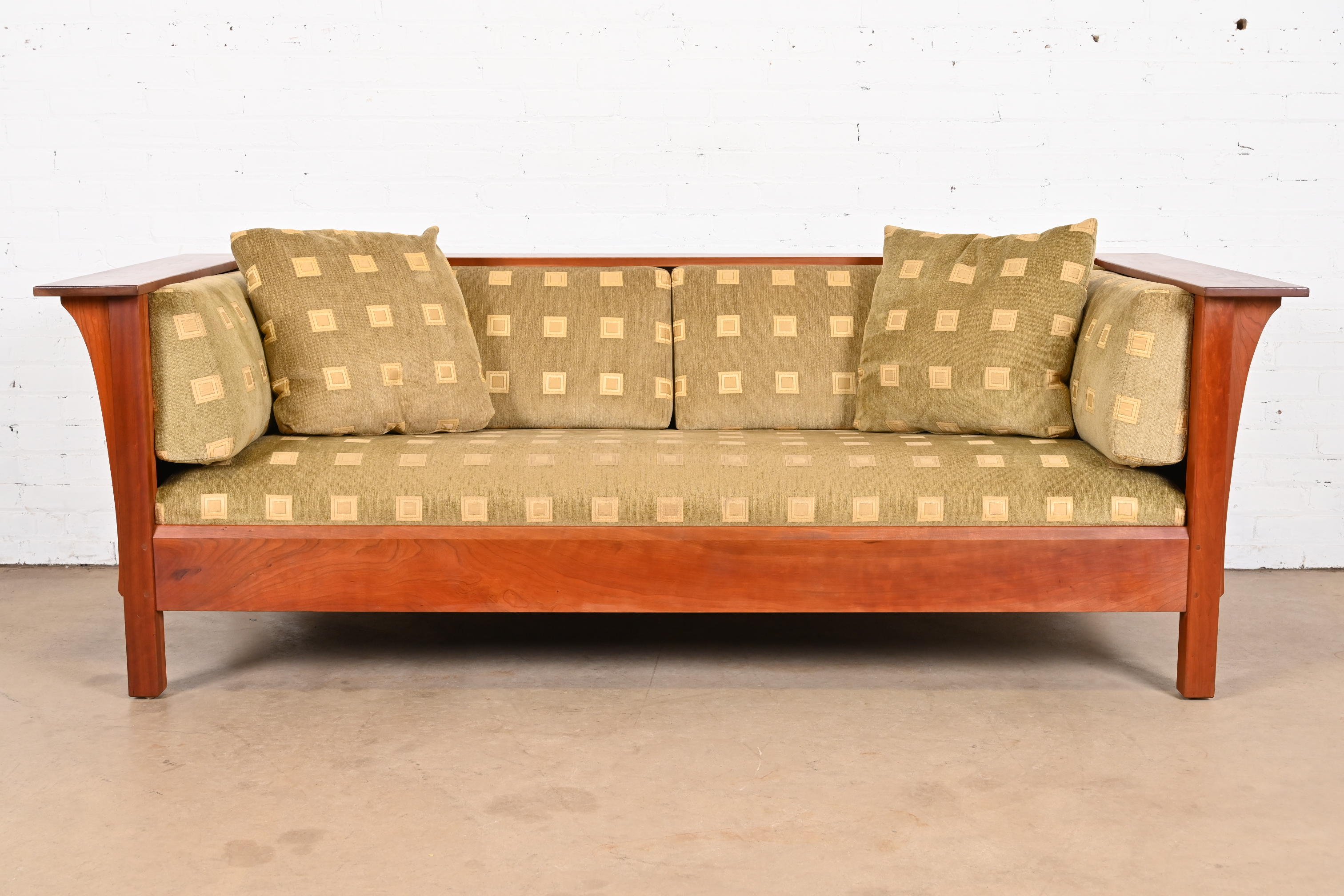 Stickley Mission Arts and Crafts Cherry Wood Settle Sofa