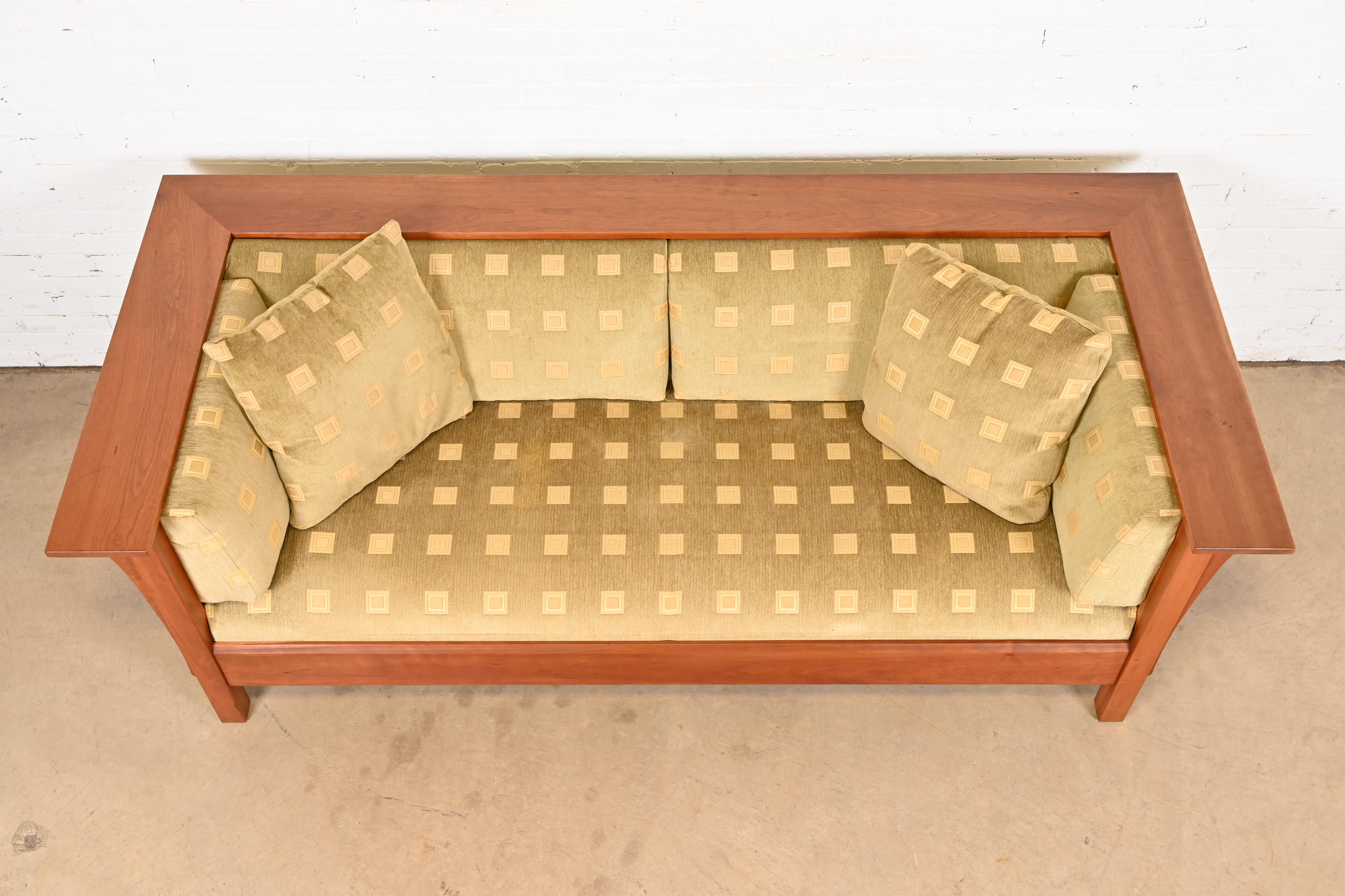 Stickley Mission Arts and Crafts Cherry Wood Settle Sofa - Image 4