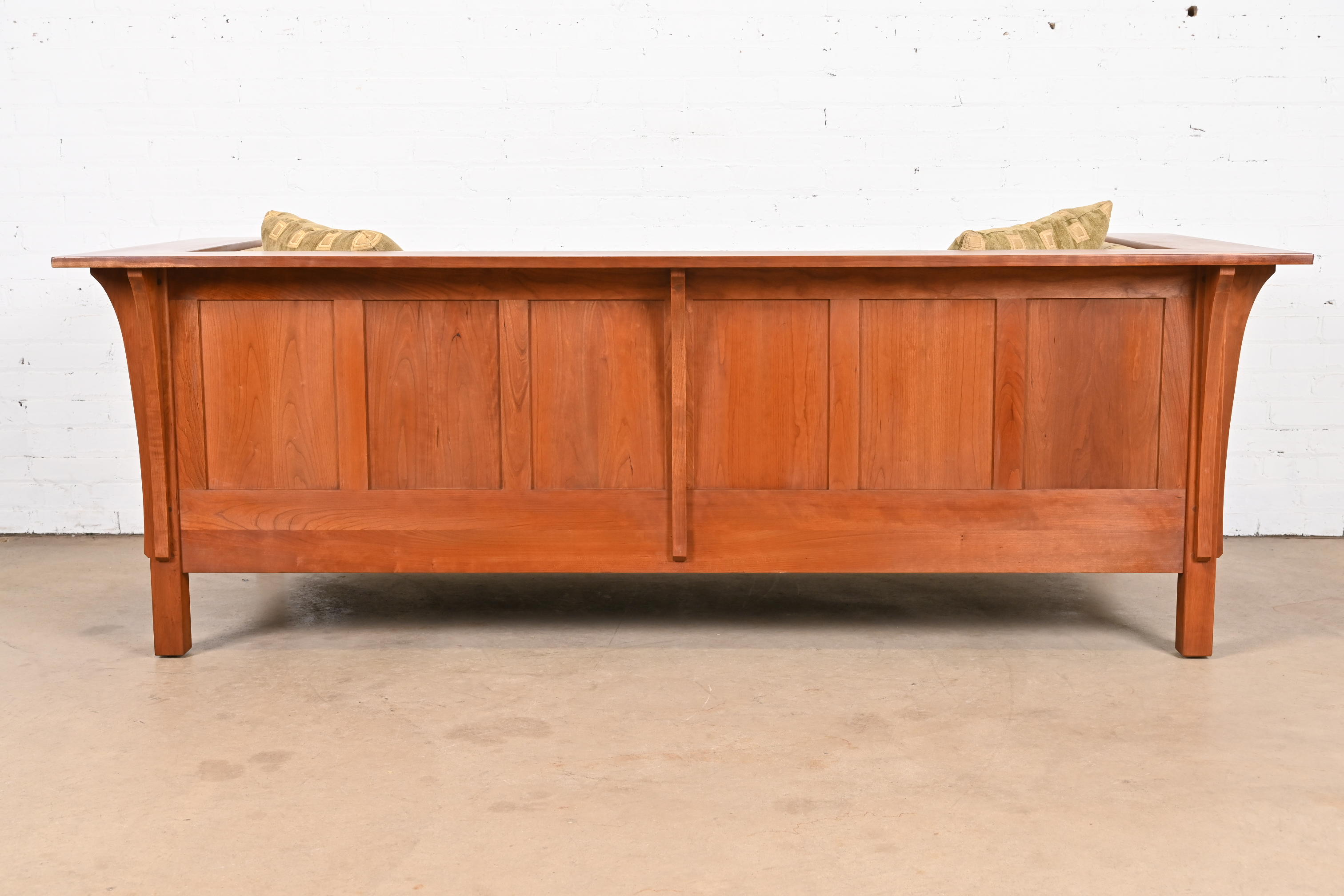 Stickley Mission Arts and Crafts Cherry Wood Settle Sofa - Image 8