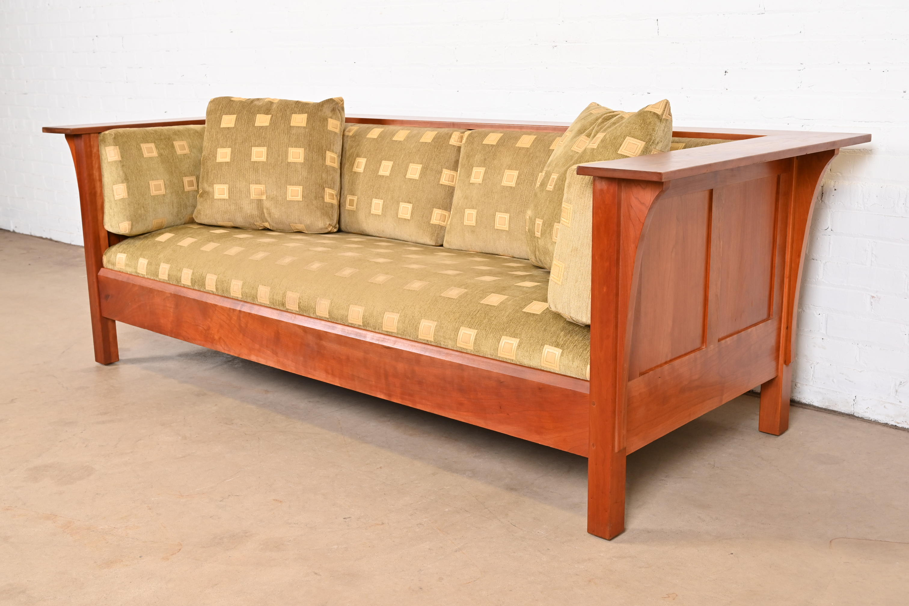 Stickley Mission Arts and Crafts Cherry Wood Settle Sofa - Image 2