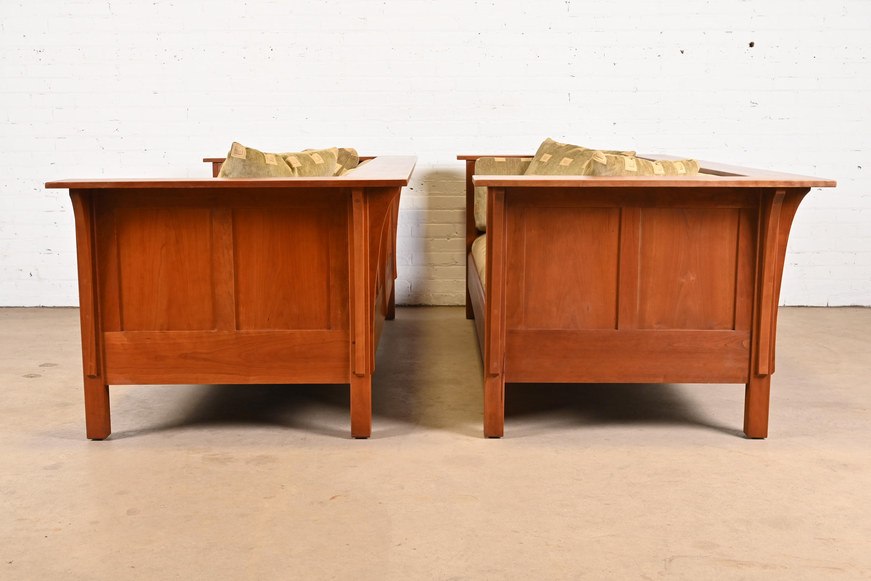 Stickley Mission Arts and Crafts Cherry Wood Settle Sofas, Pair - Image 4