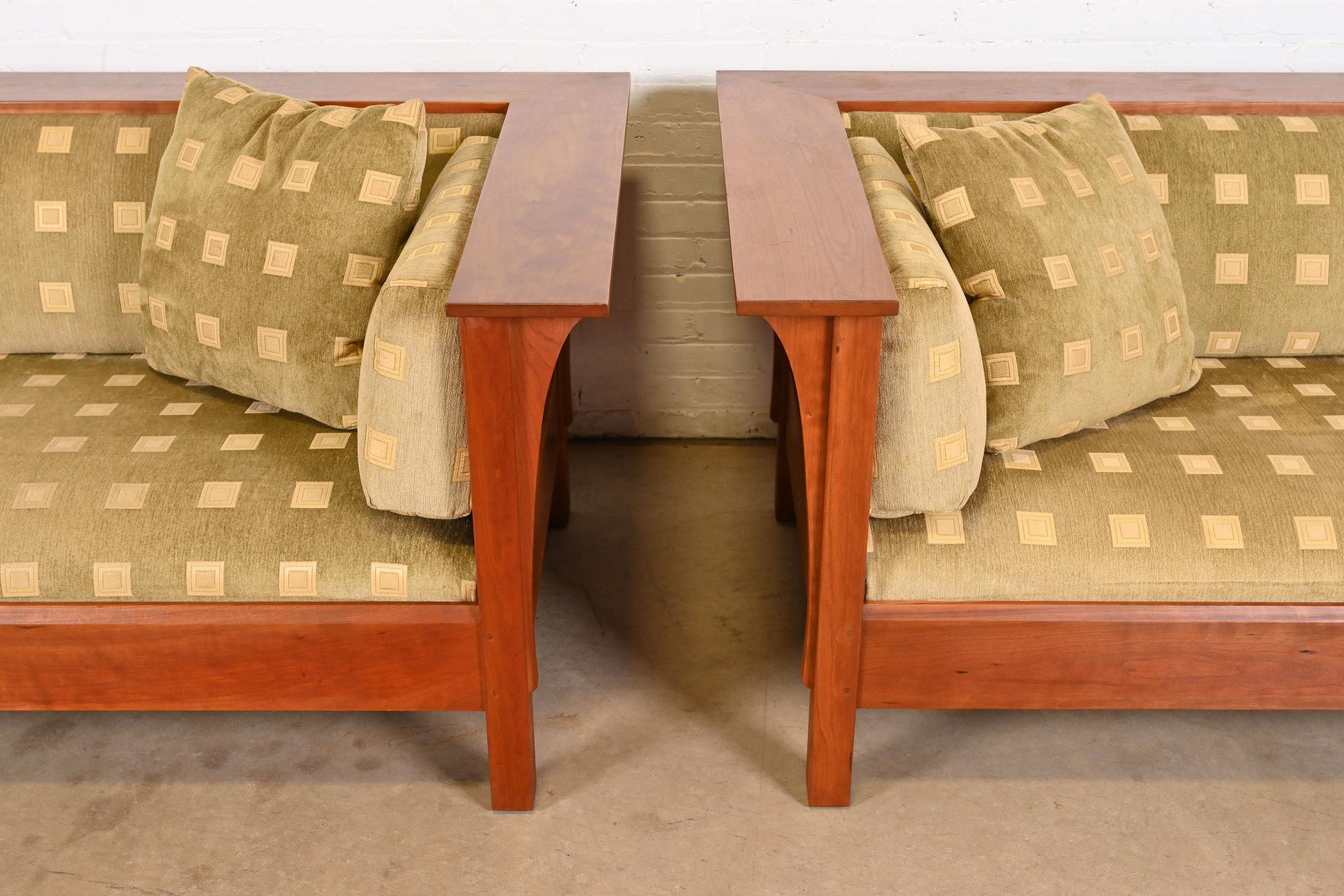 Stickley Mission Arts and Crafts Cherry Wood Settle Sofas, Pair - Image 6