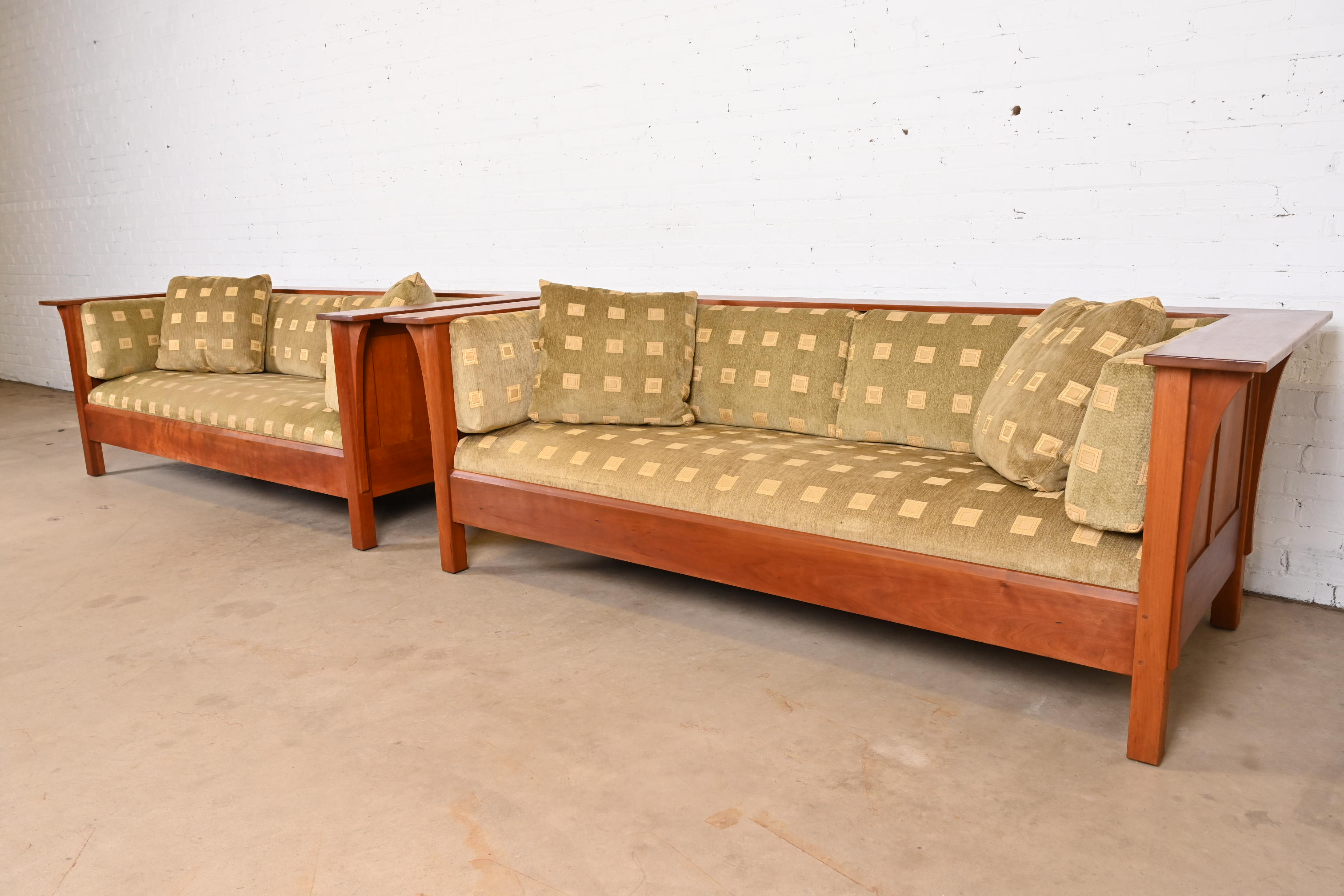 Stickley Mission Arts and Crafts Cherry Wood Settle Sofas, Pair - Image 12