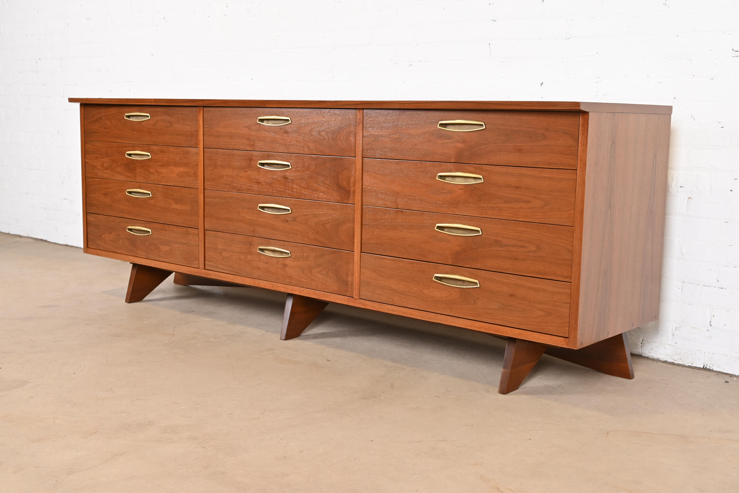 George Nakashima Monumental Sculpted Walnut Dresser for Widdicomb, Newly Restored - Image 4