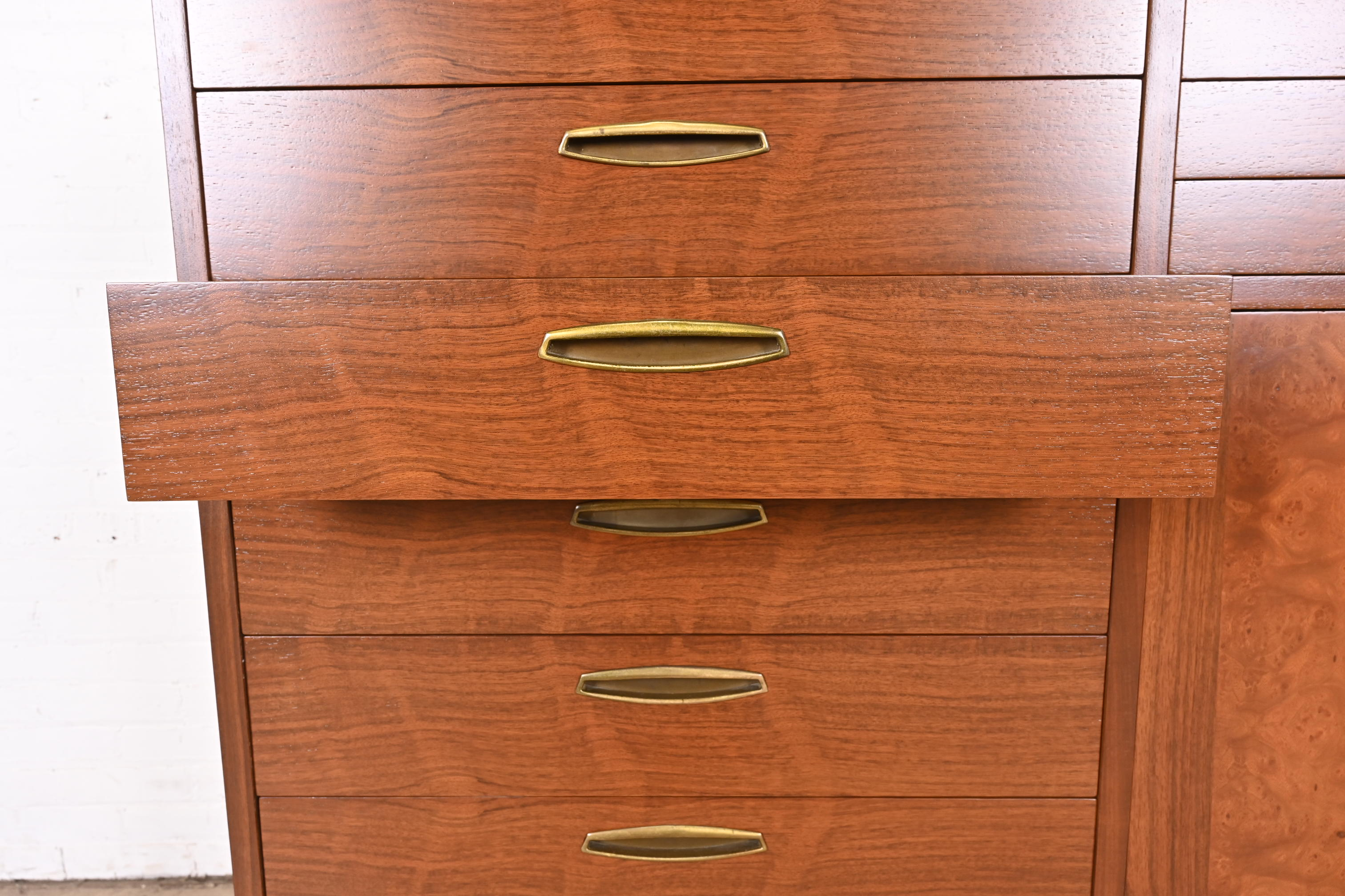 George Nakashima Sculpted Walnut Gentleman's Chest for Widdicomb, Newly Restored - Image 5