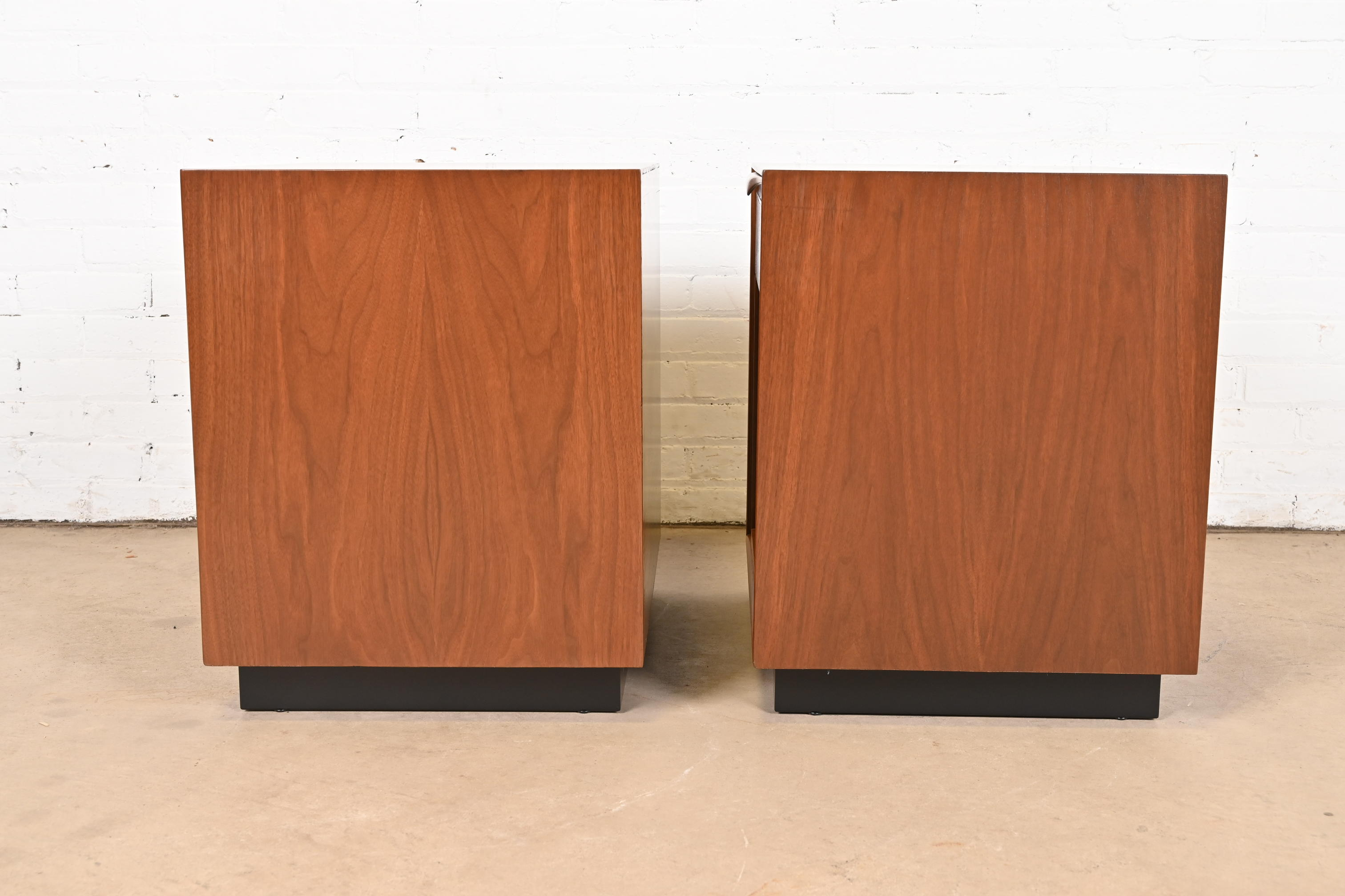 John Kapel for Glenn of California Sculpted Walnut and Black Lacquered Nightstands, Newly Refinished - Image 11