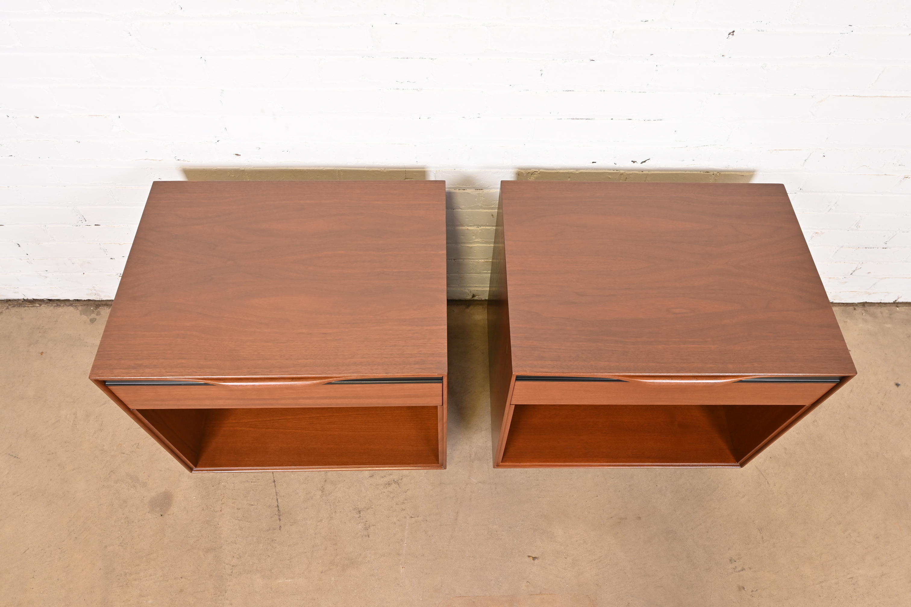John Kapel for Glenn of California Sculpted Walnut and Black Lacquered Nightstands, Newly Refinished - Image 10
