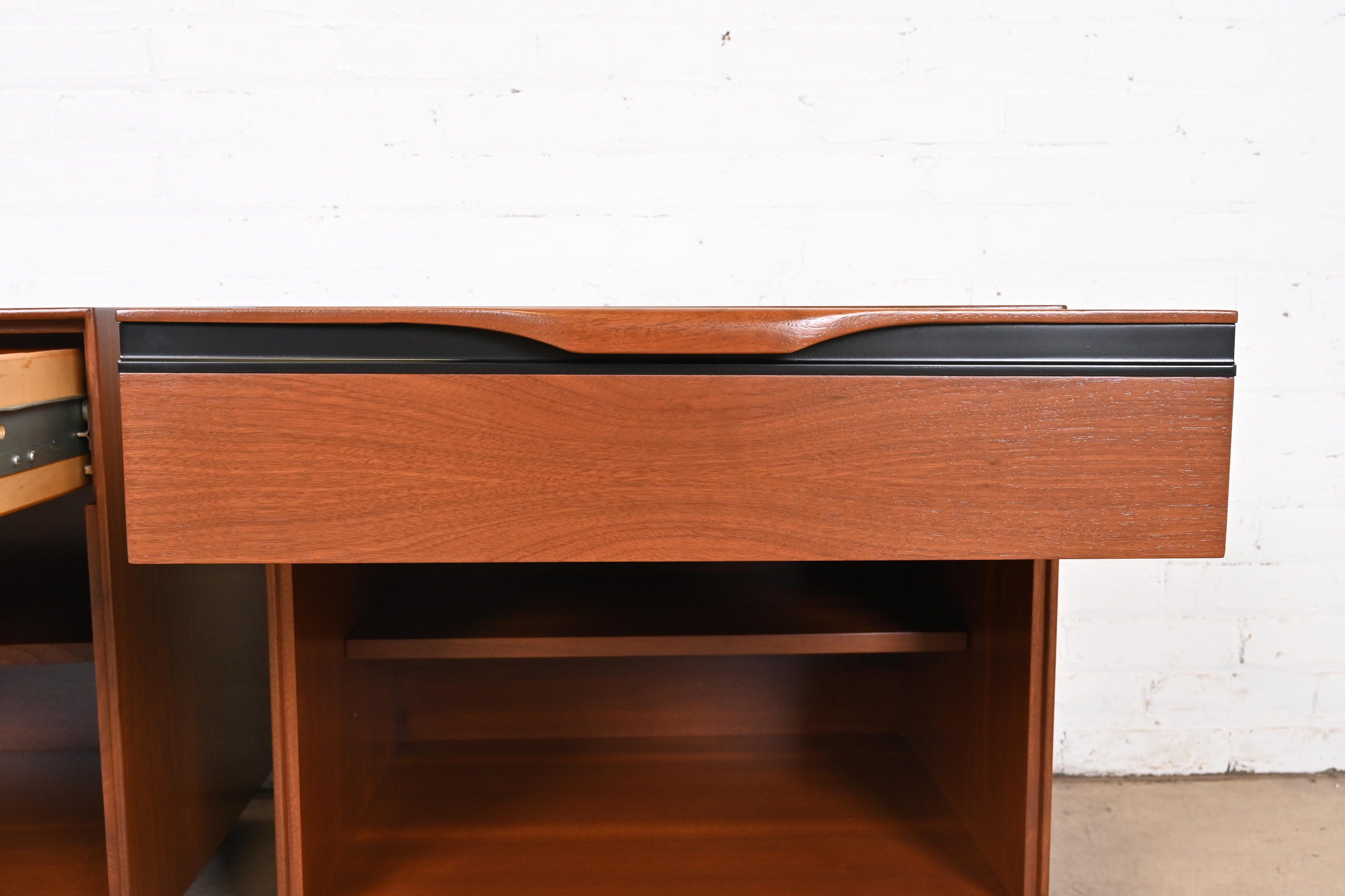 John Kapel for Glenn of California Sculpted Walnut and Black Lacquered Nightstands, Newly Refinished - Image 8