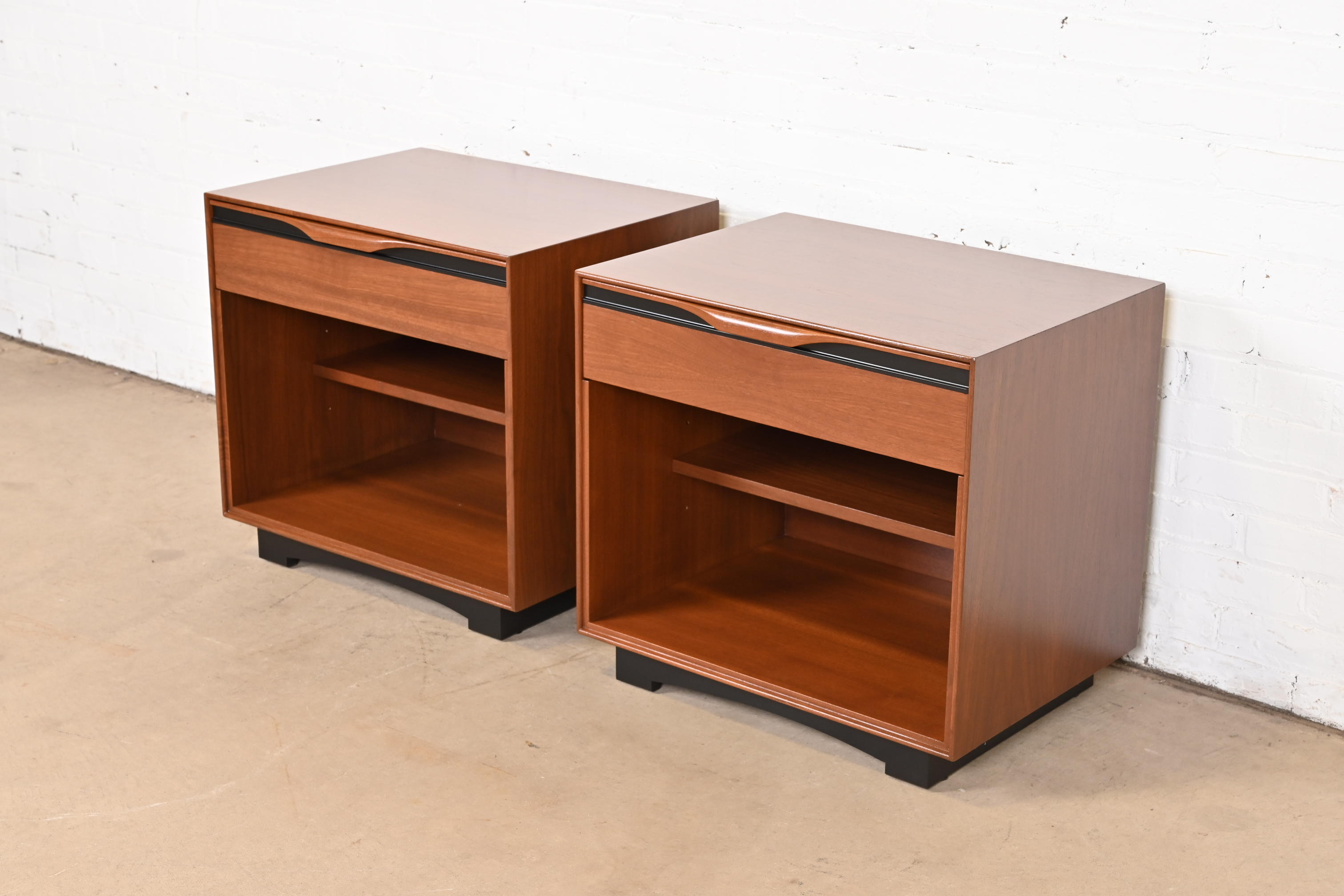 John Kapel for Glenn of California Sculpted Walnut and Black Lacquered Nightstands, Newly Refinished - Image 2