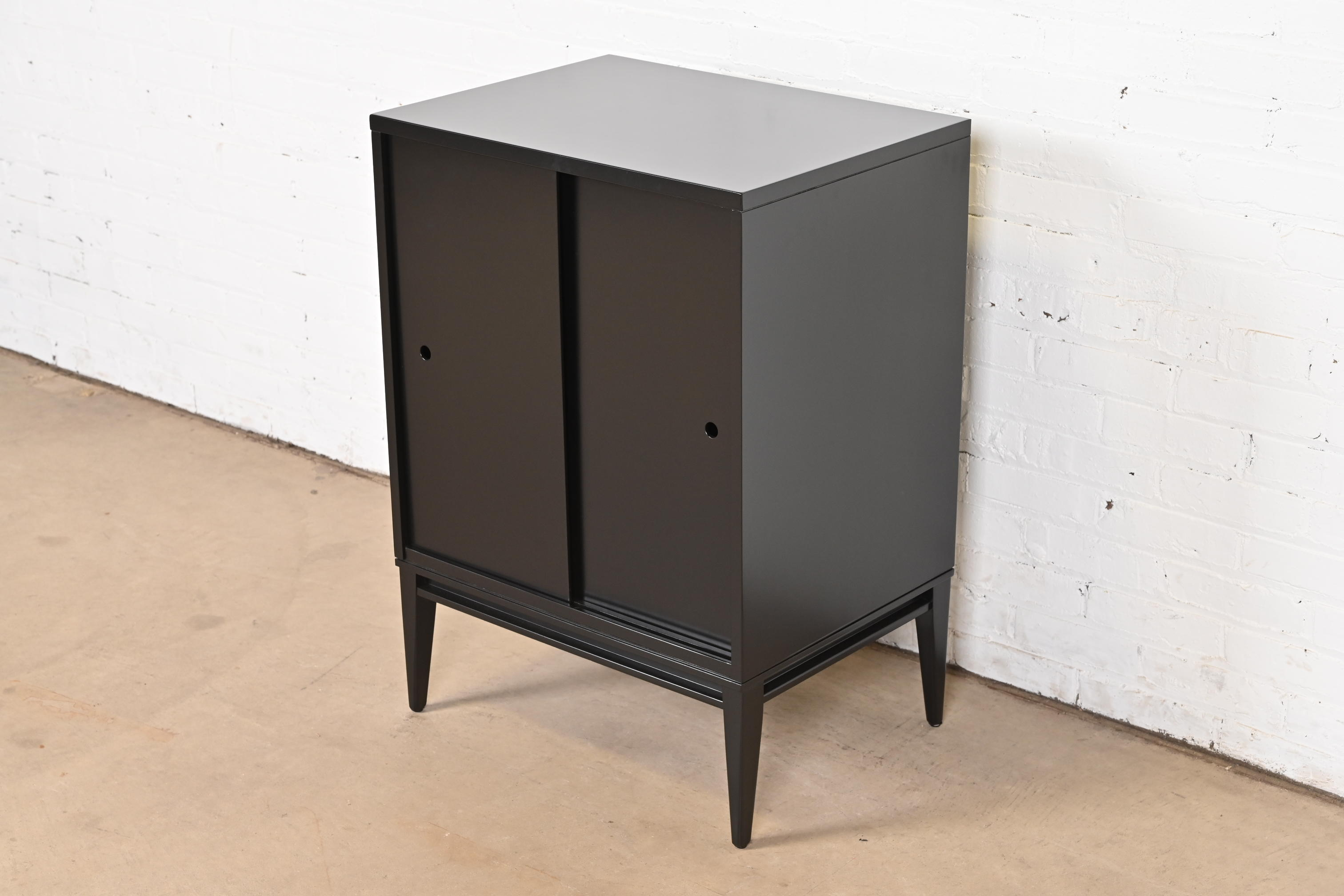 Paul McCobb Planner Group Black Lacquered Record Cabinet With Sliding Doors, Newly Refinished - Image 2