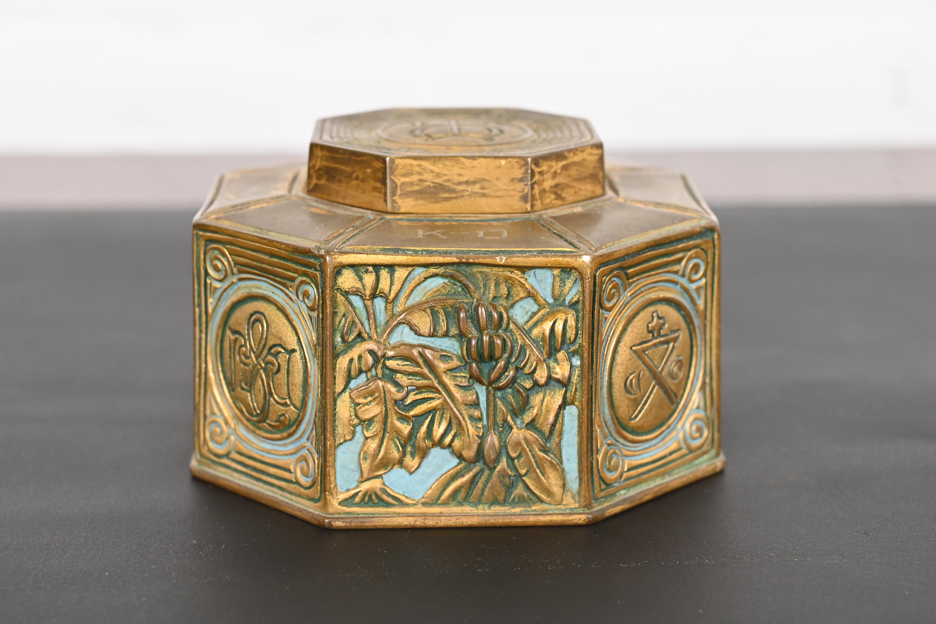 Tiffany Studios New York Bookmark Pattern Bronze Inkwell - Image 3