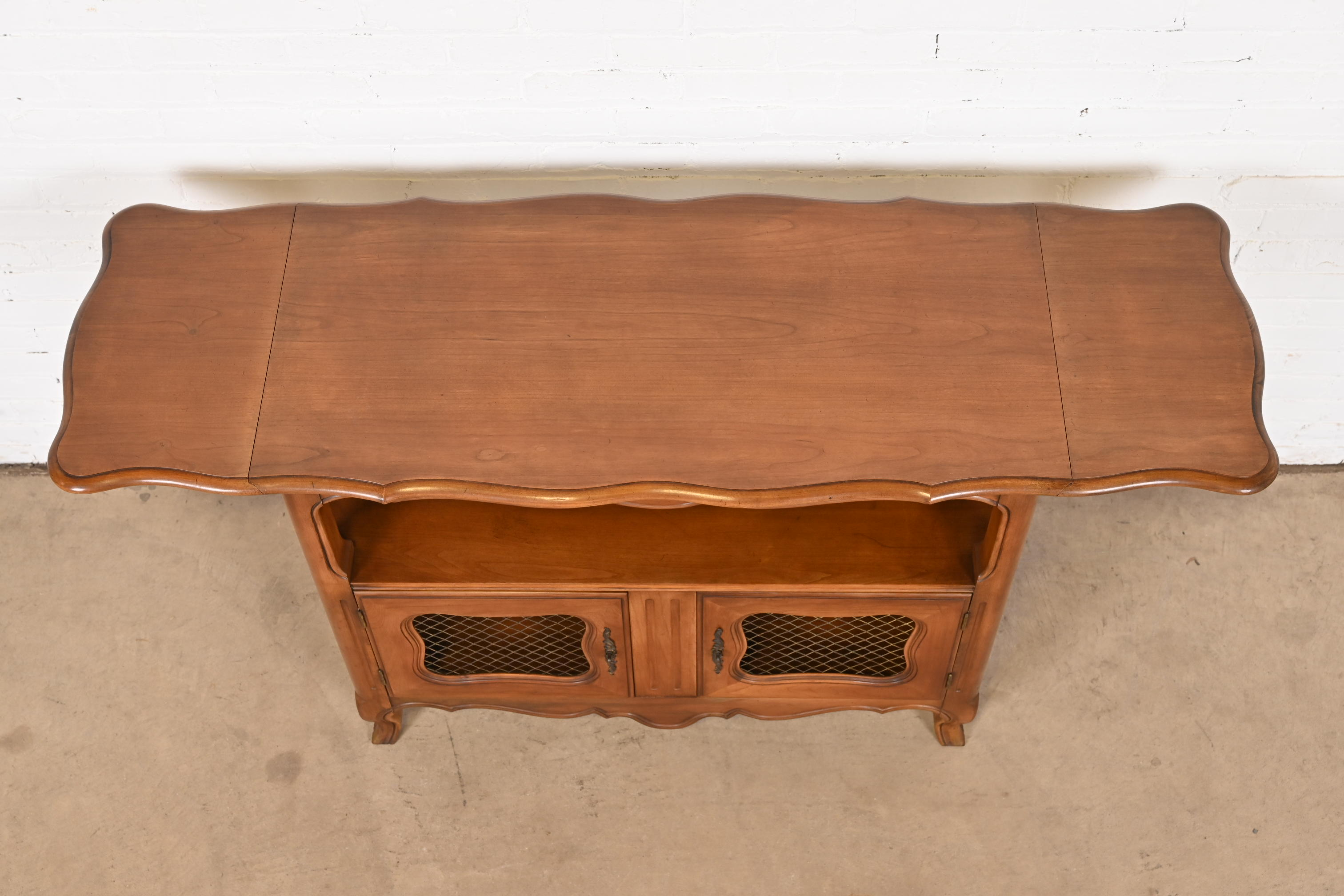 Kindel Furniture French Provincial Louis XV Cherry Wood Buffet Server or Bar Cabinet, Circa 1970s - Image 8