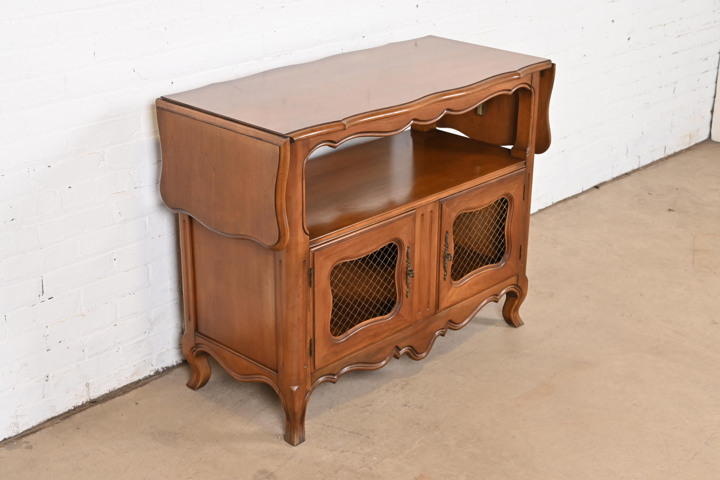 Kindel Furniture French Provincial Louis XV Cherry Wood Buffet Server or Bar Cabinet, Circa 1970s - Image 4