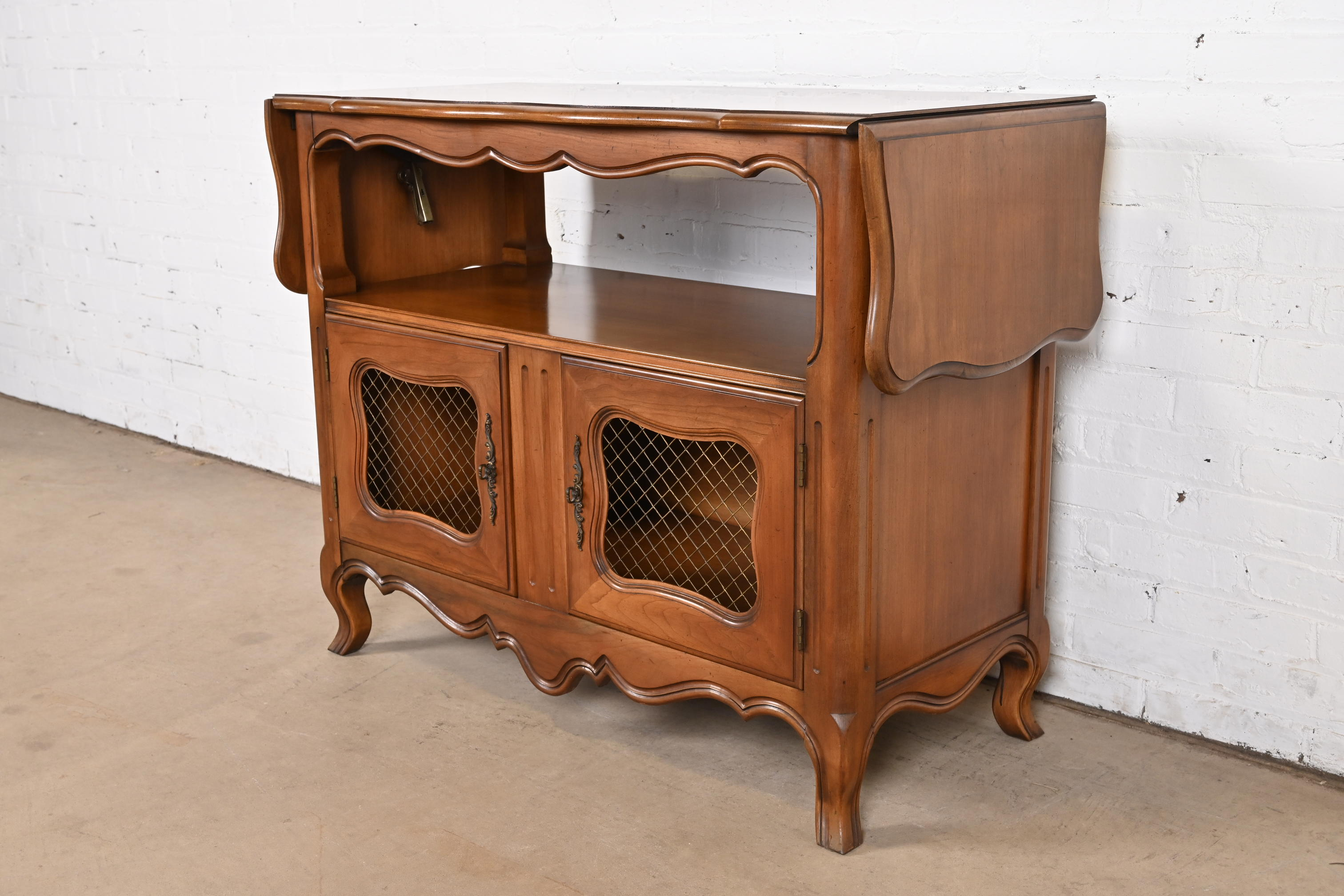 Kindel Furniture French Provincial Louis XV Cherry Wood Buffet Server or Bar Cabinet, Circa 1970s - Image 3