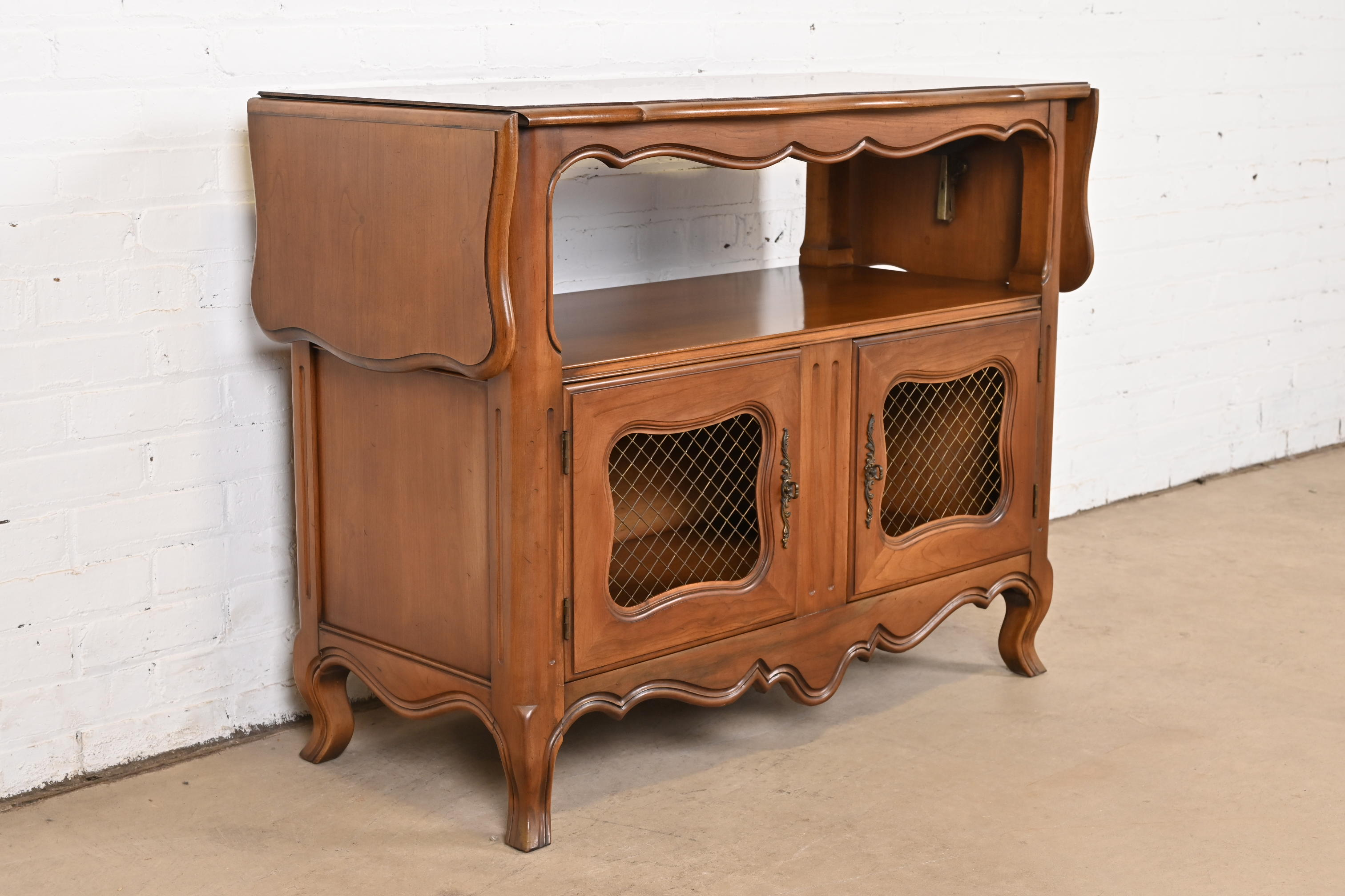 Kindel Furniture French Provincial Louis XV Cherry Wood Buffet Server or Bar Cabinet, Circa 1970s - Image 5