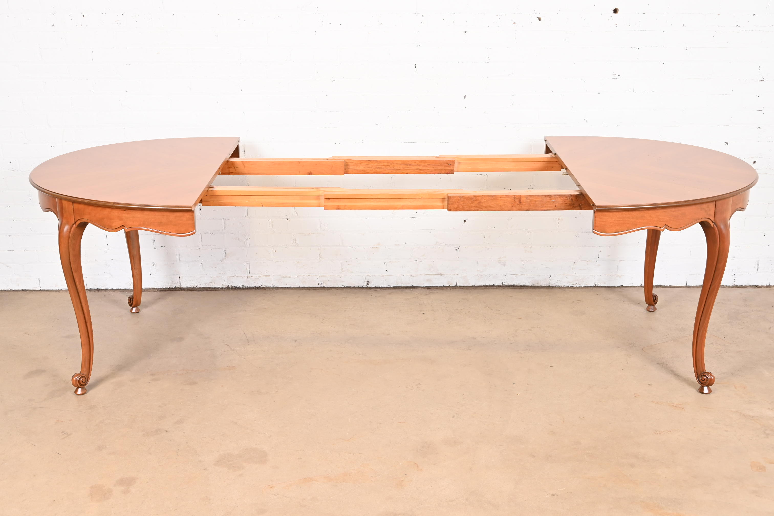 Kindel Furniture French Provincial Louis XV Cherry Wood Extension Dining Table, Newly Refinished - Image 8