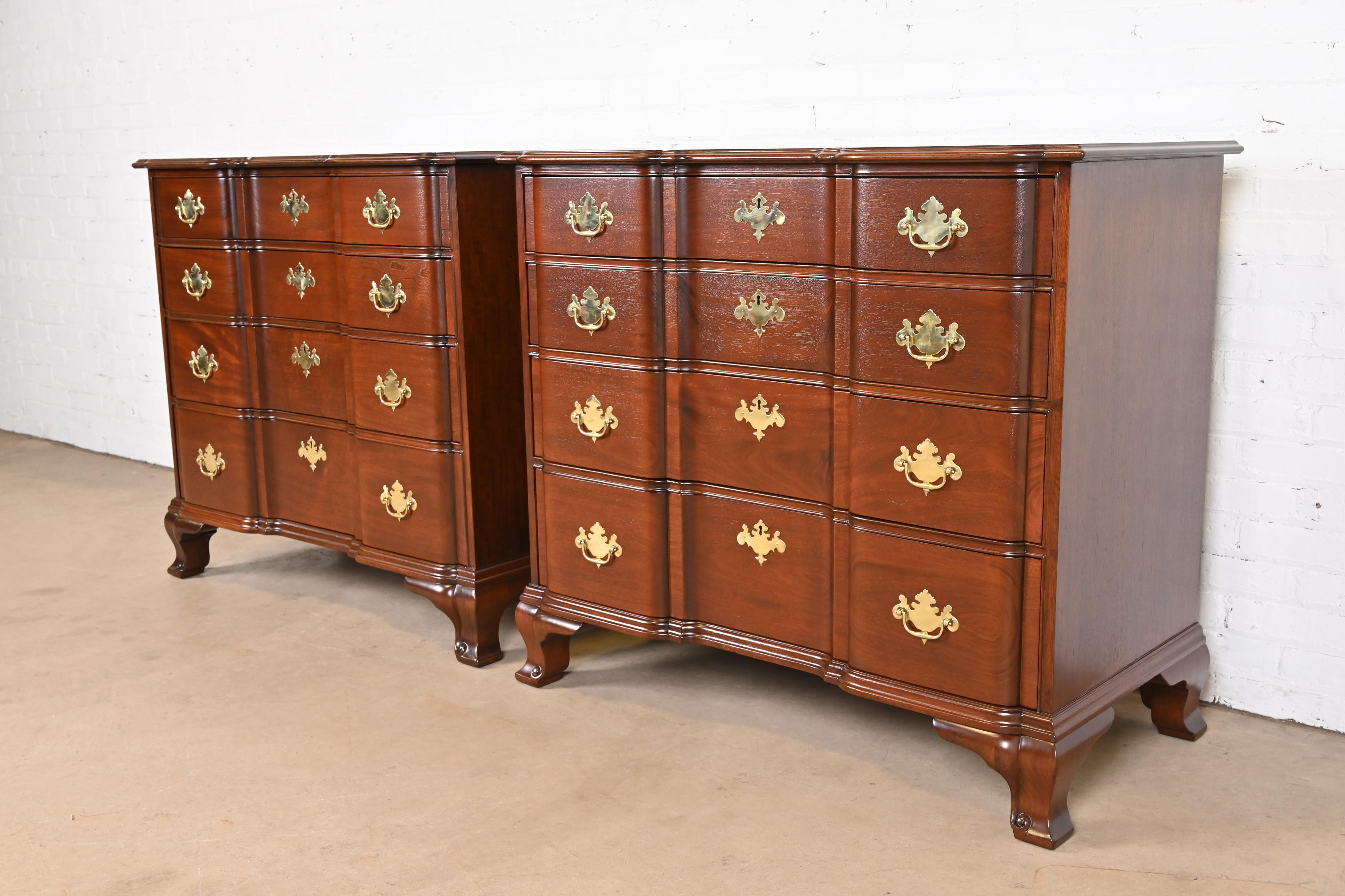 Kindel Furniture Georgian Carved Mahogany Block Front Chests of Drawers, Newly Refinished - Image 2