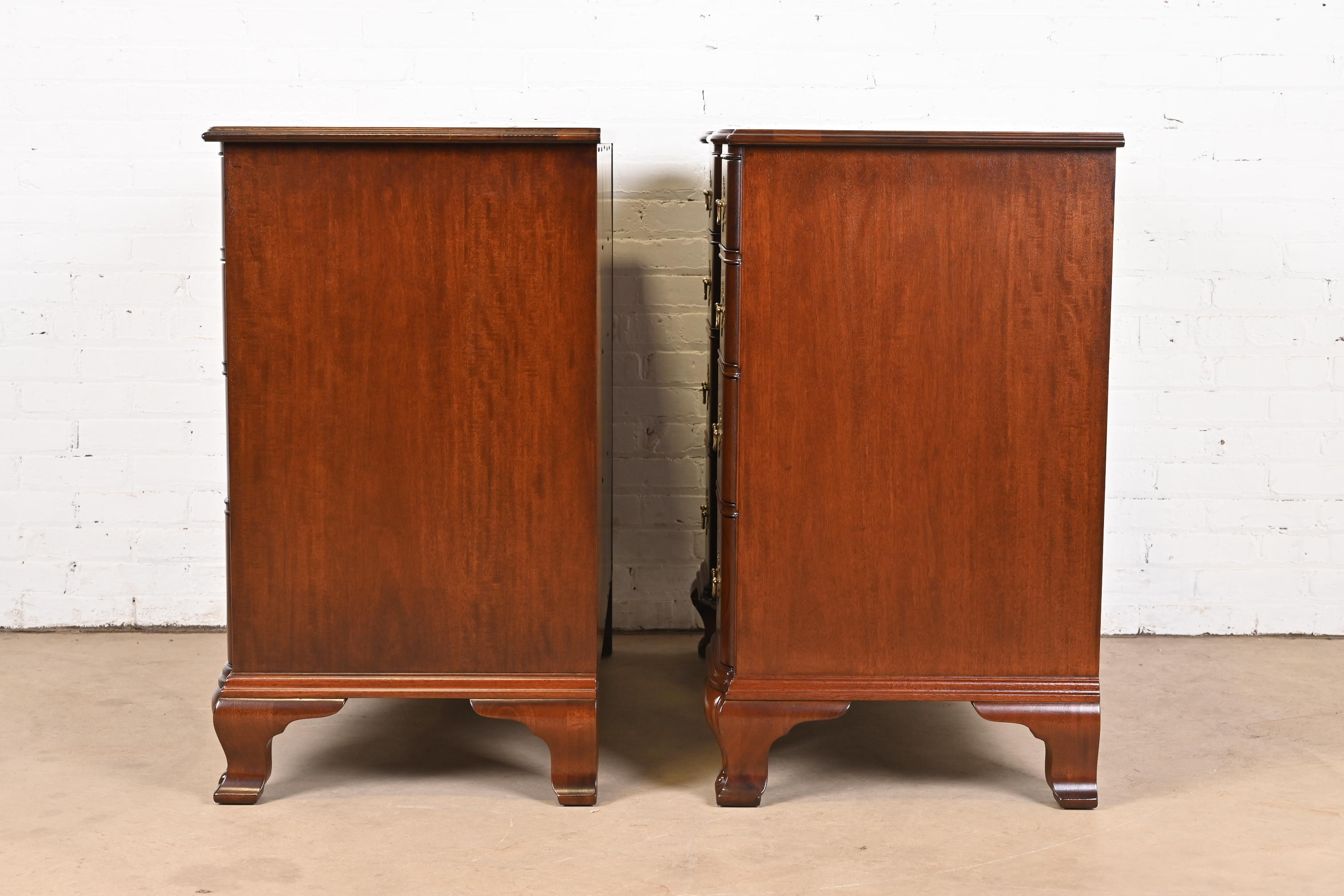 Kindel Furniture Georgian Carved Mahogany Block Front Chests of Drawers, Newly Refinished - Image 10