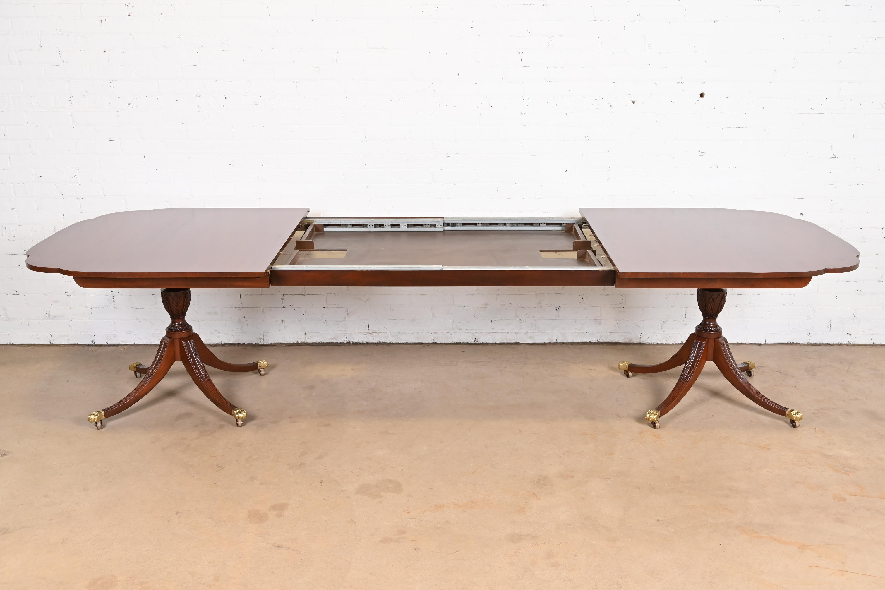 Kindel Furniture Georgian Mahogany Double Pedestal Extension Dining Table, Newly Refinished - Image 7