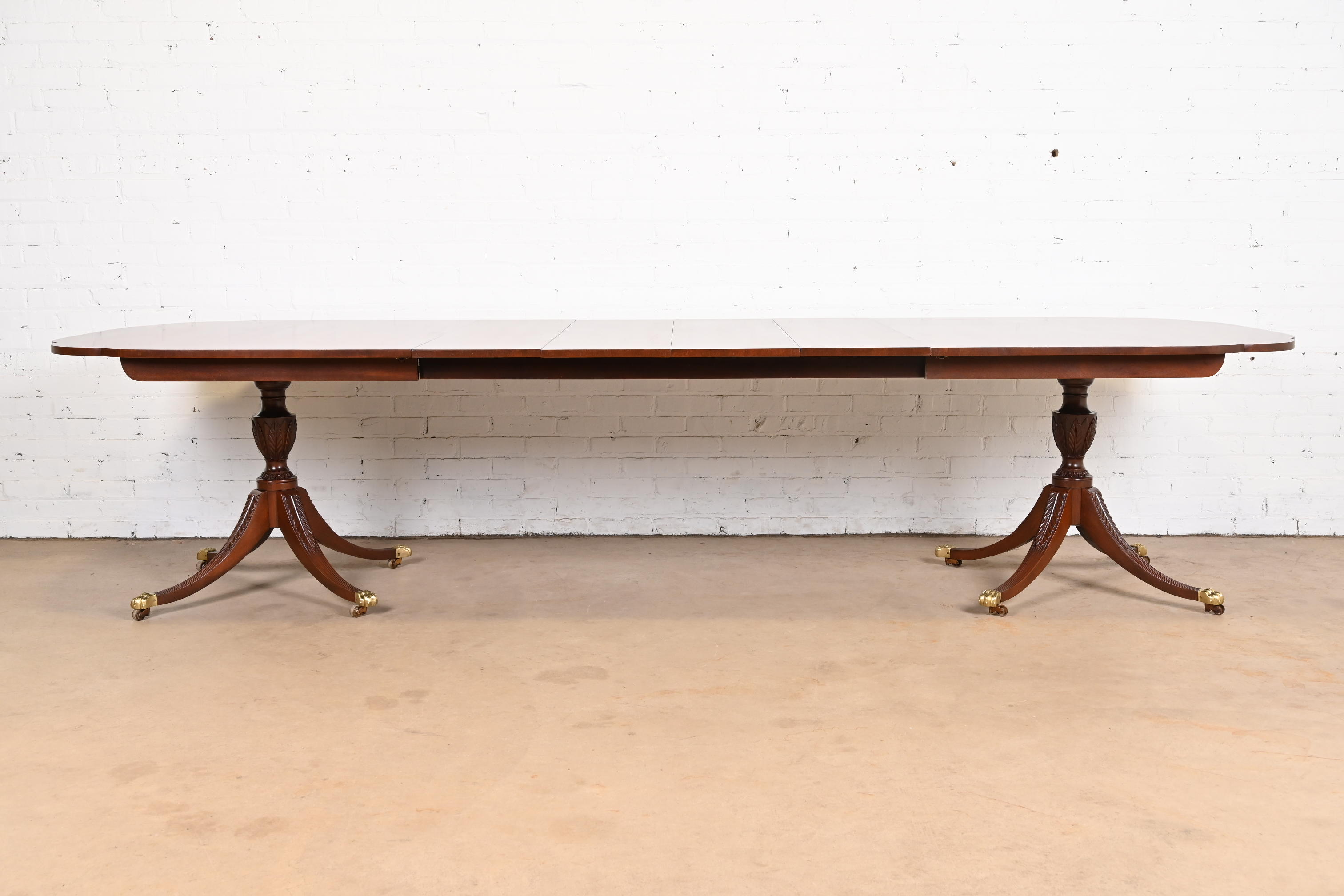 Kindel Furniture Georgian Mahogany Double Pedestal Extension Dining Table, Newly Refinished - Image 2