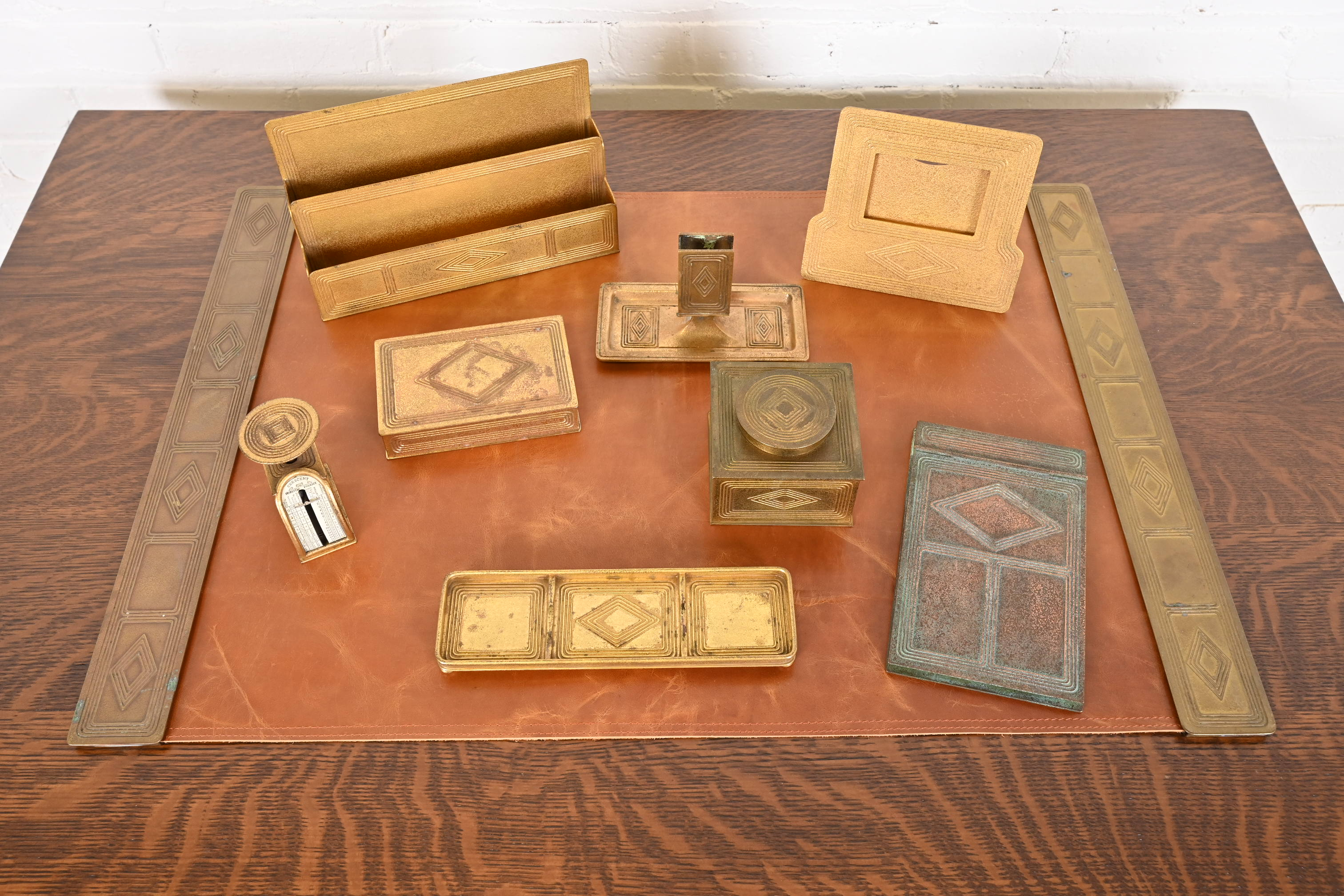 Tiffany Studios New York Graduate Bronze Doré Blotter Ends With Leather Desk Blotter - Image 10