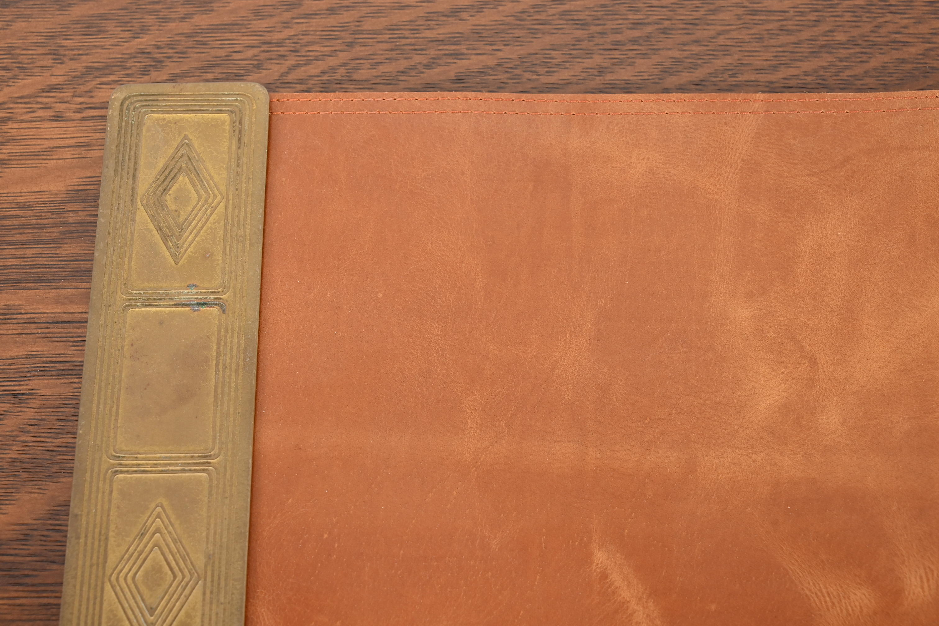 Tiffany Studios New York Graduate Bronze Doré Blotter Ends With Leather Desk Blotter - Image 5