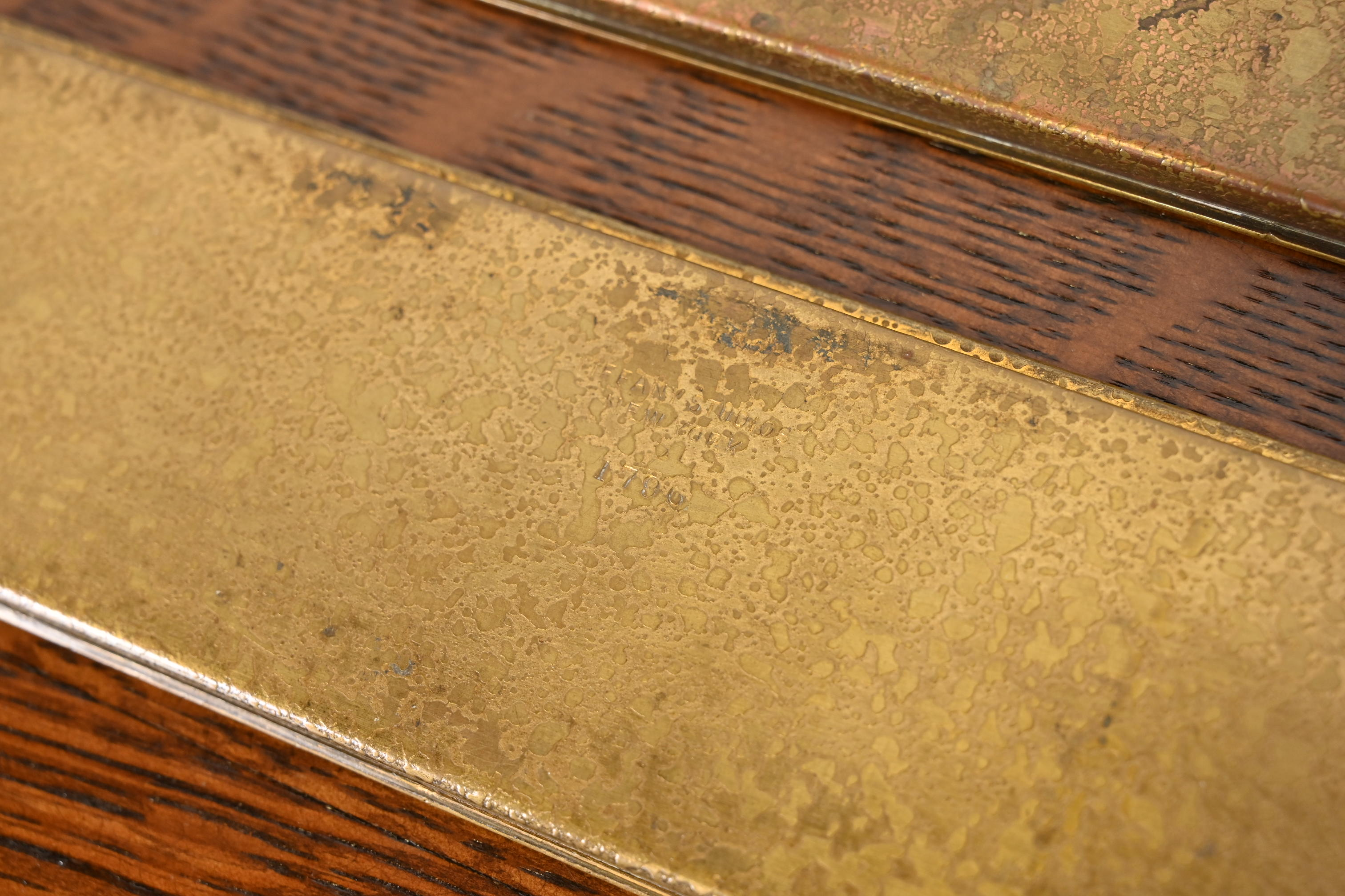 Tiffany Studios New York Graduate Bronze Doré Blotter Ends With Leather Desk Blotter - Image 9