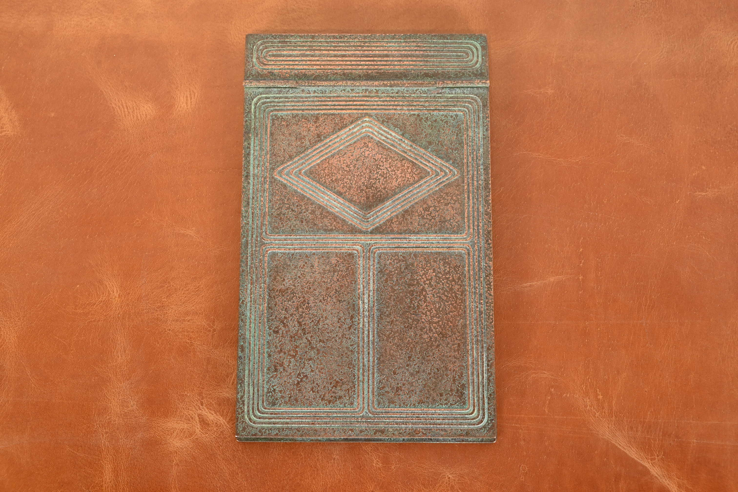Tiffany Studios New York Graduate Pattern Bronze Notepad Holder - Image 4