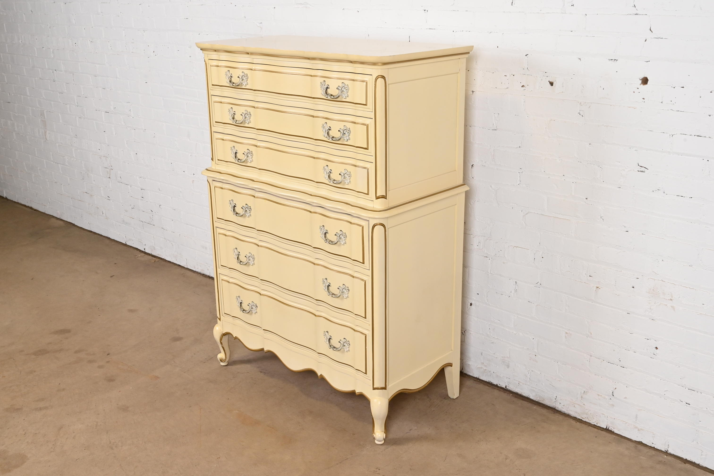 French Provincial Louis XV Cream Lacquered and Gold Gilt Highboy Dresser in the Manner of John Widdicomb, 1950s - Image 2