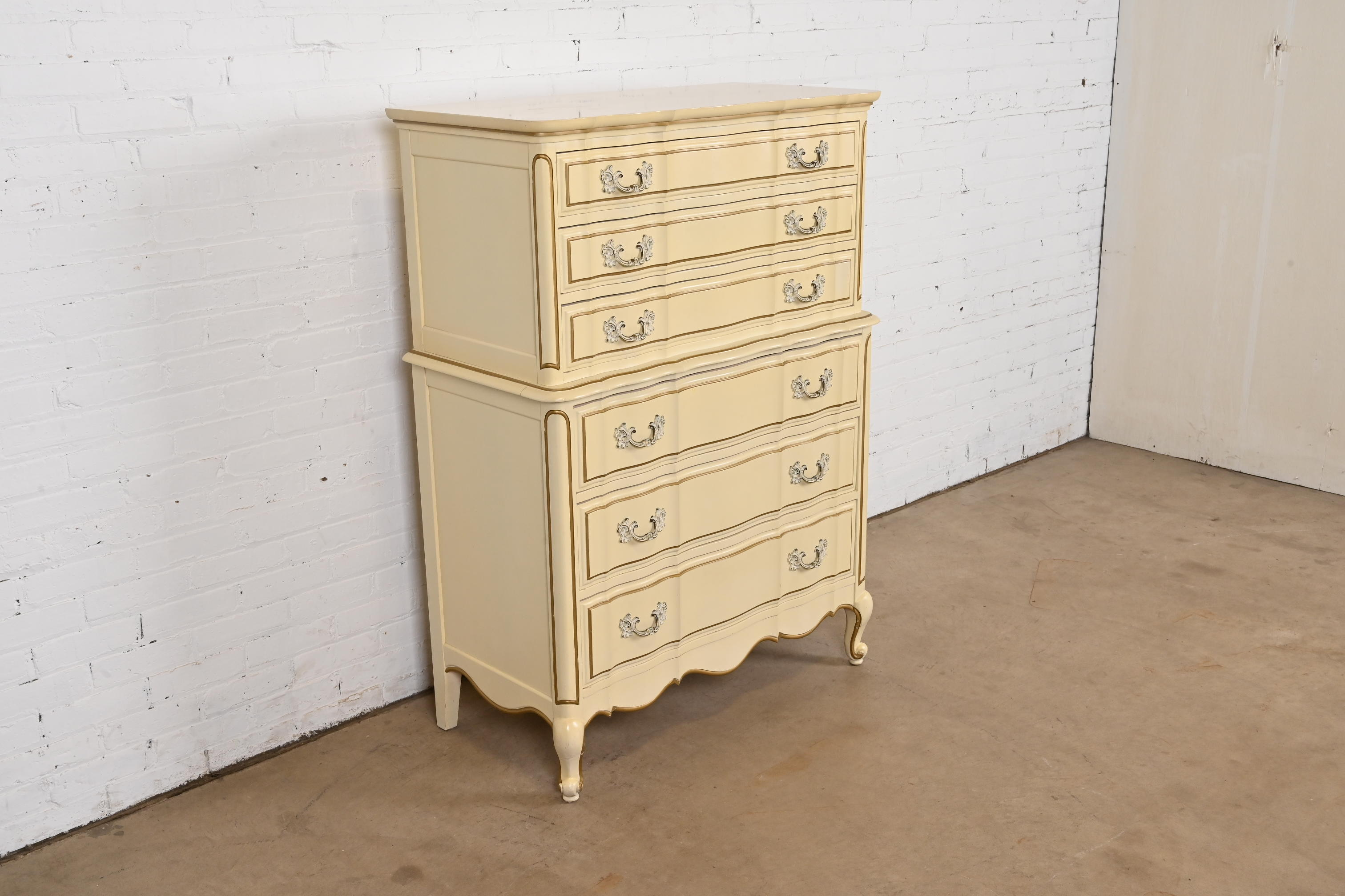 French Provincial Louis XV Cream Lacquered and Gold Gilt Highboy Dresser in the Manner of John Widdicomb, 1950s - Image 5