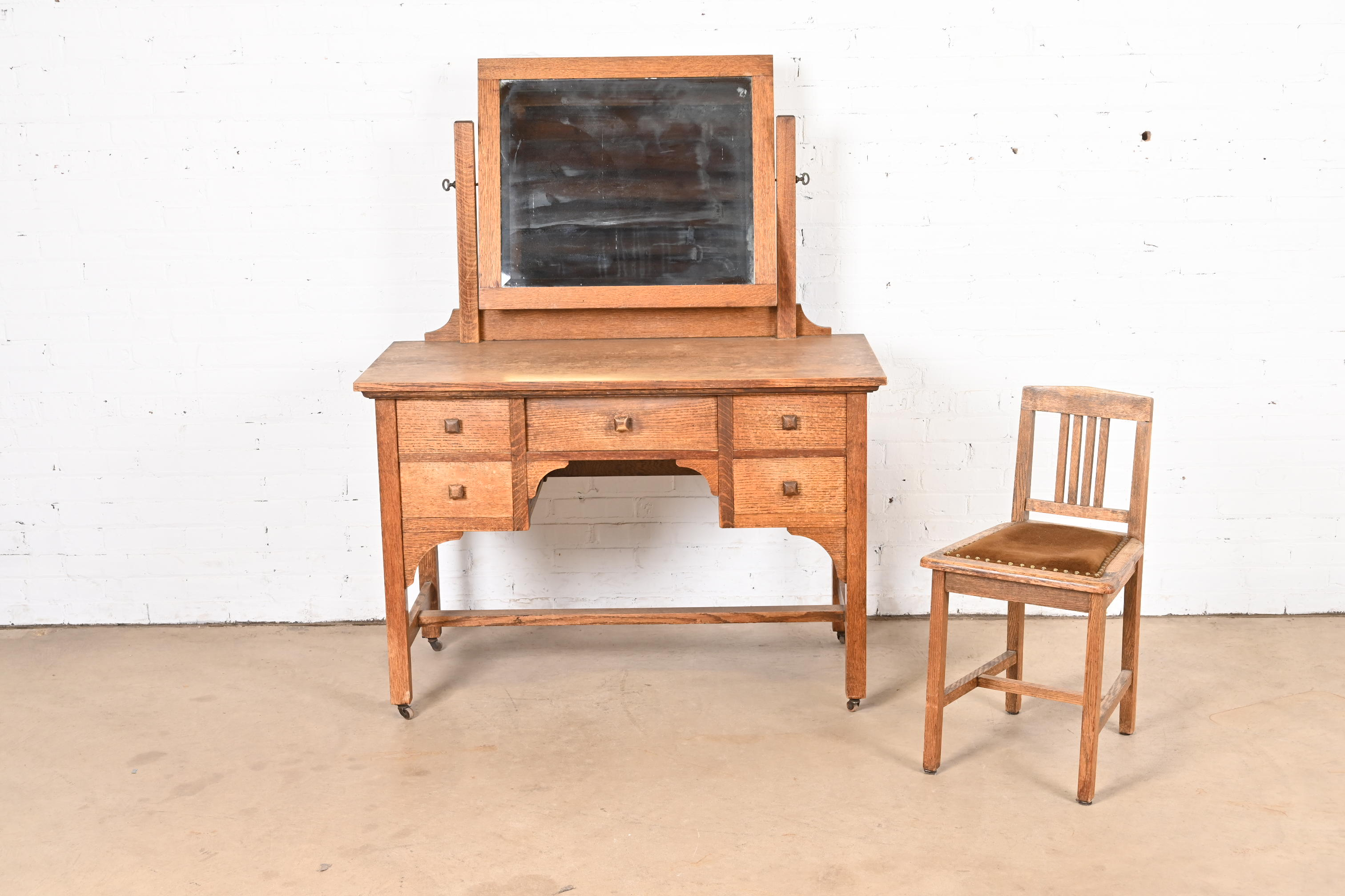 Gustav Stickley Style Mission Oak Arts & Crafts Dressing Table With Mirror and Chair, Circa 1900 - Image 5