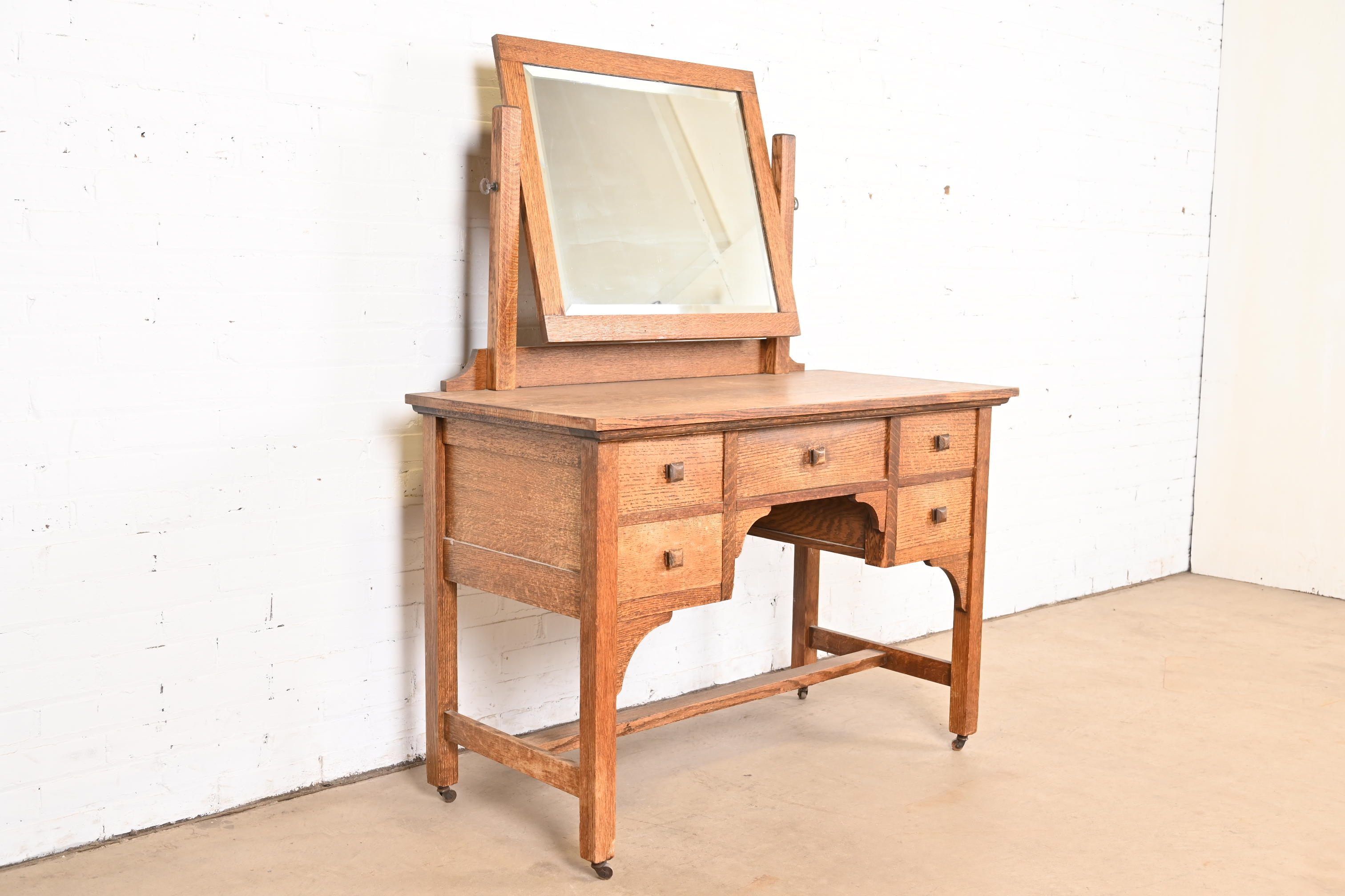 Gustav Stickley Style Mission Oak Arts & Crafts Dressing Table With Mirror and Chair, Circa 1900 - Image 4