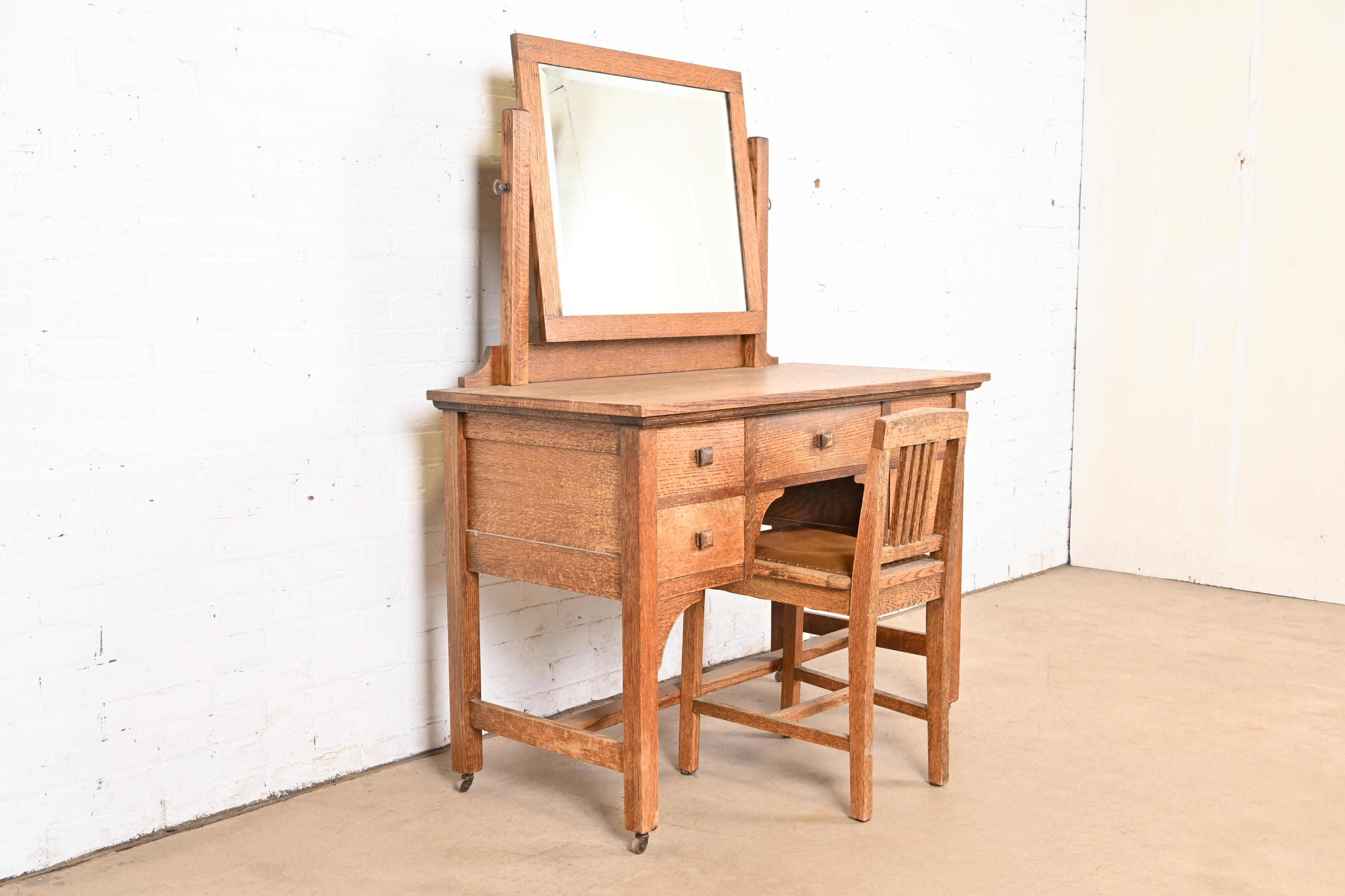 Gustav Stickley Style Mission Oak Arts & Crafts Dressing Table With Mirror and Chair, Circa 1900 - Image 2