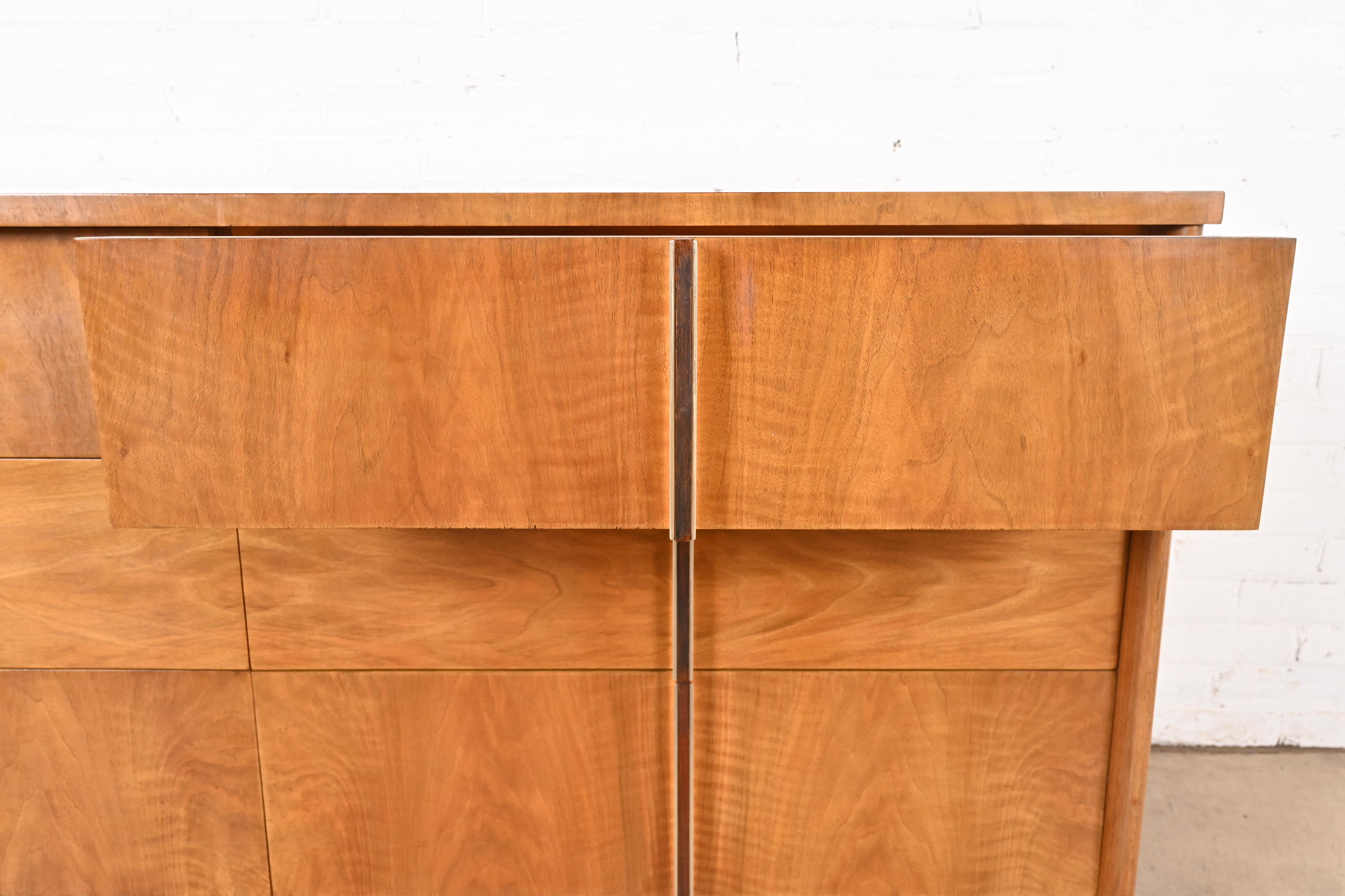 John Widdicomb Mid-Century Modern Walnut and Rosewood Dresser, 1960s - Image 5
