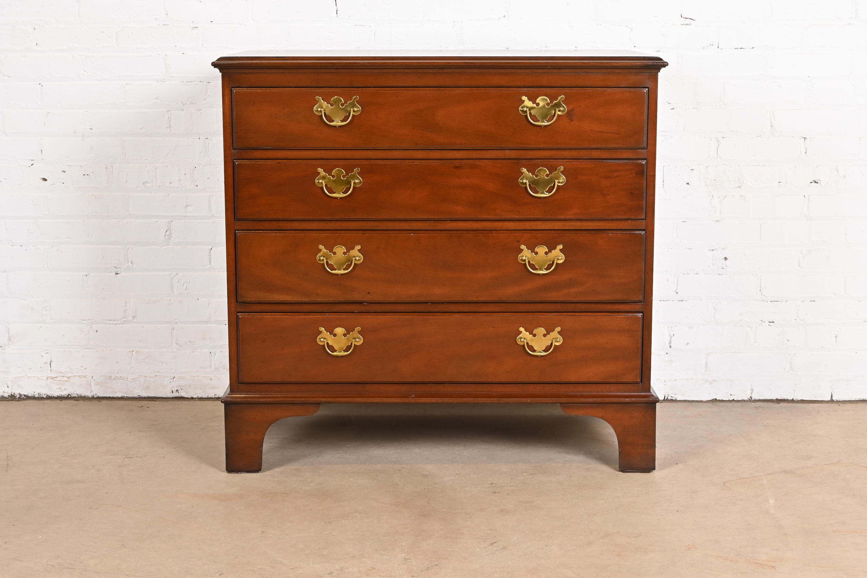 Kittinger Chippendale Colonial Williamsburg Mahogany Four-Drawer Bachelor Chest