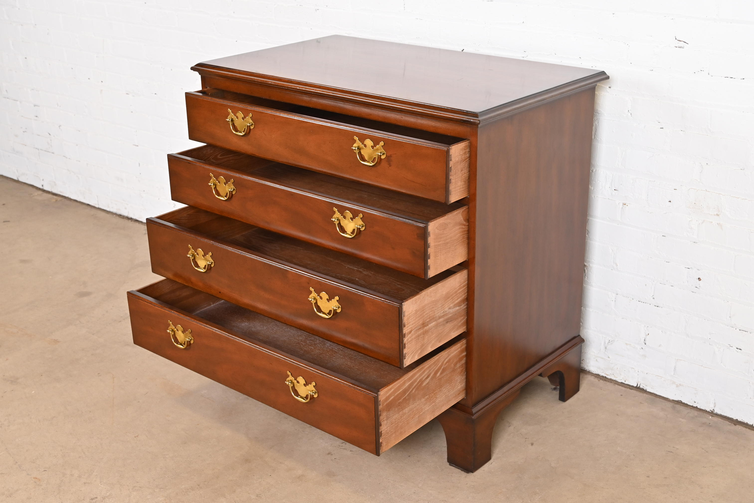 Kittinger Chippendale Colonial Williamsburg Mahogany Four-Drawer Bachelor Chest - Image 6