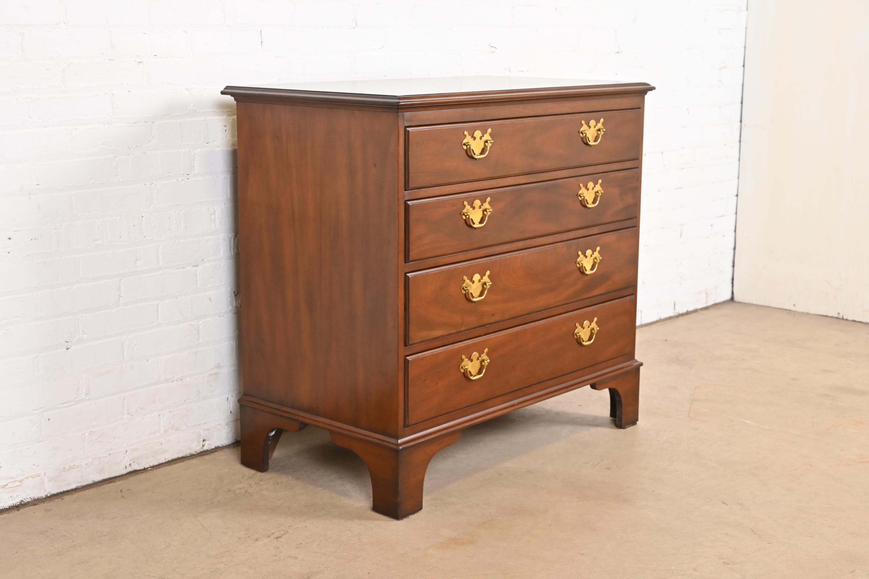 Kittinger Chippendale Colonial Williamsburg Mahogany Four-Drawer Bachelor Chest - Image 4