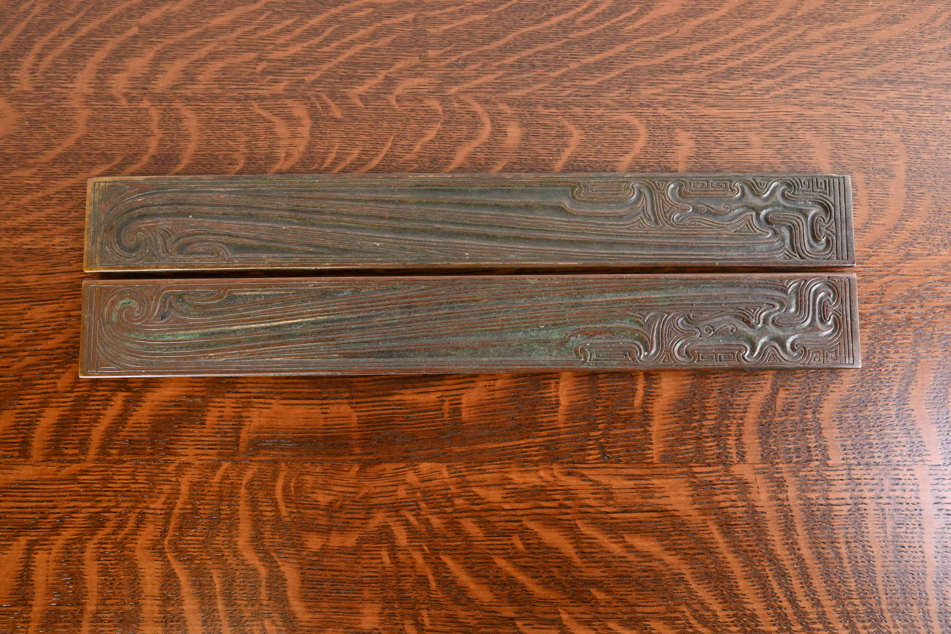 Tiffany Studios New York Chinese Pattern Bronze Blotter Ends With Leather Desk Blotter - Image 9