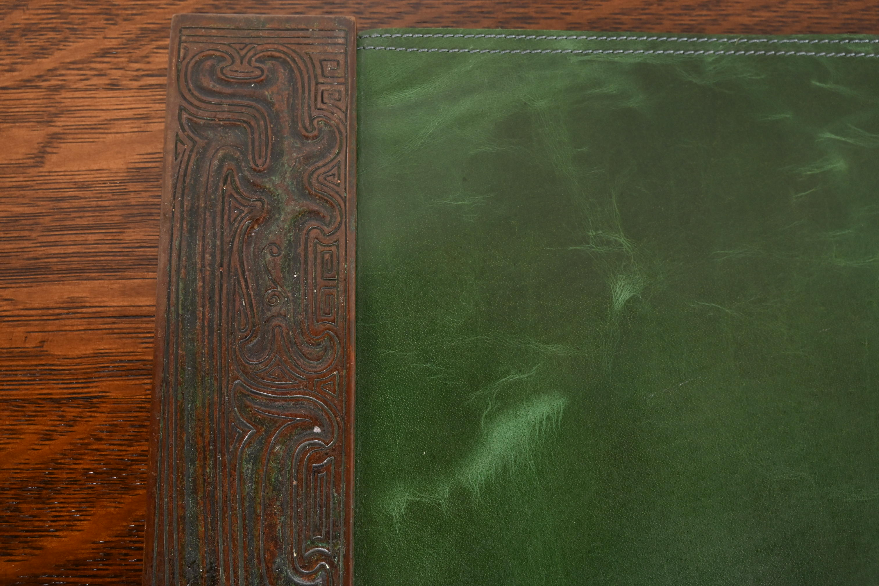 Tiffany Studios New York Chinese Pattern Bronze Blotter Ends With Leather Desk Blotter - Image 4