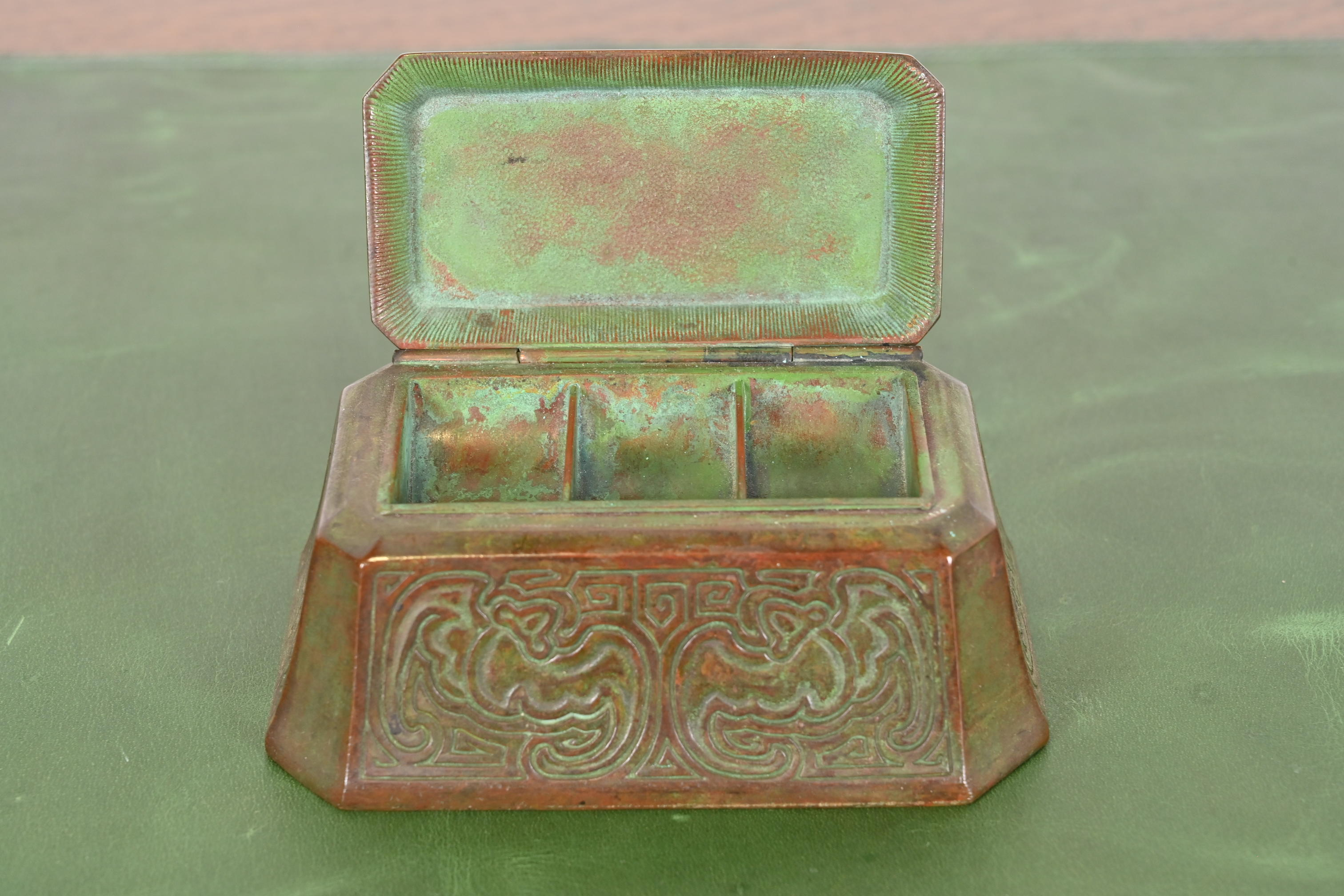 Tiffany Studios New York Chinese Pattern Bronze Stamp Box - Image 7