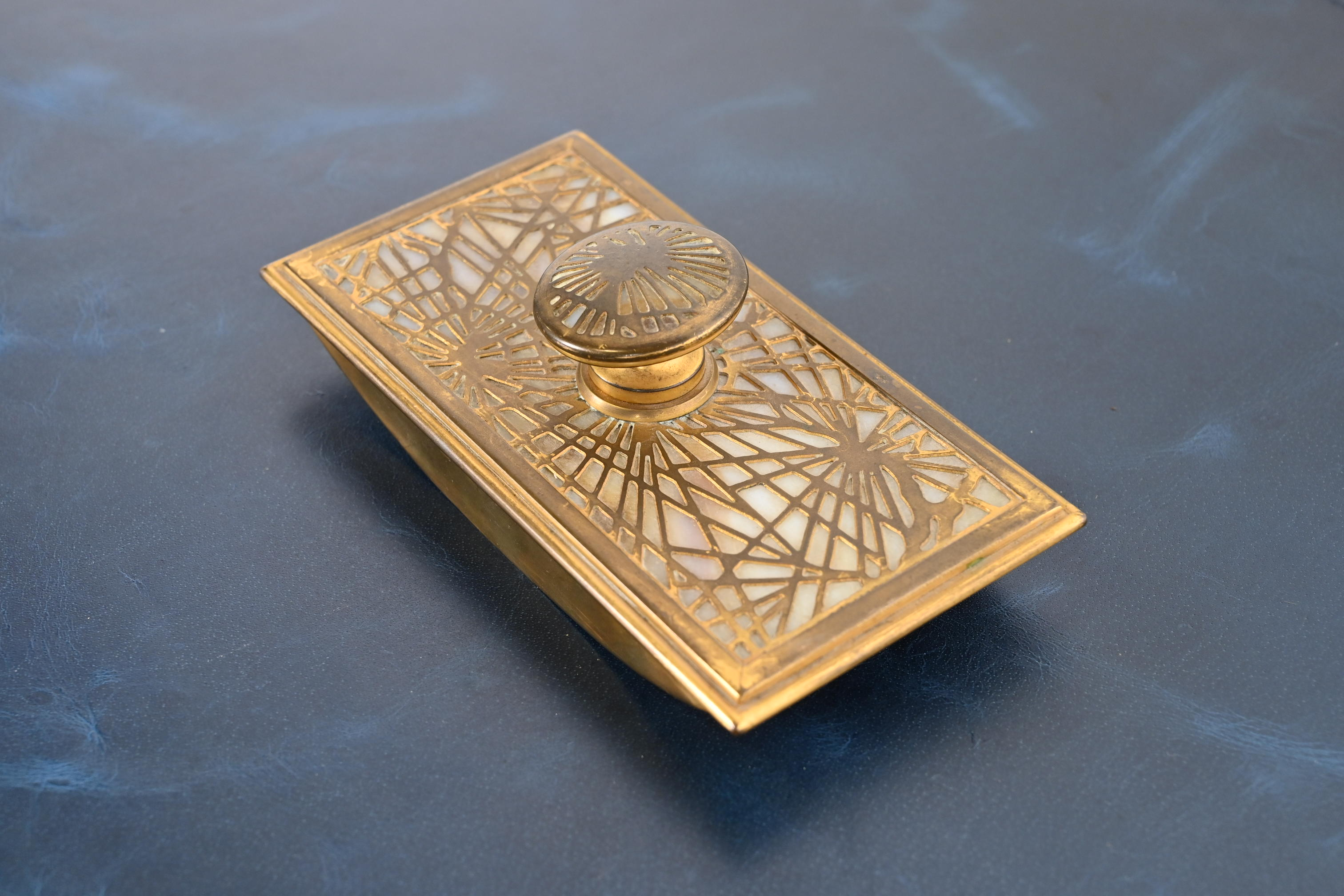 Tiffany Studios New York Pine Needle Pattern Bronze Doré and Slag Glass Rocker Blotter - Image 4