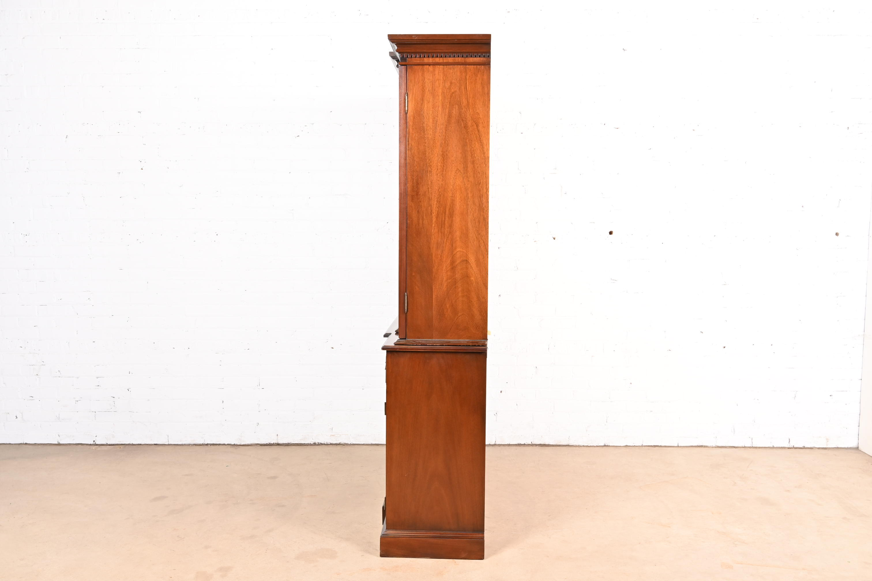 Councill Craftsmen Georgian Carved Mahogany Breakfront Bookcase Cabinet - Image 10