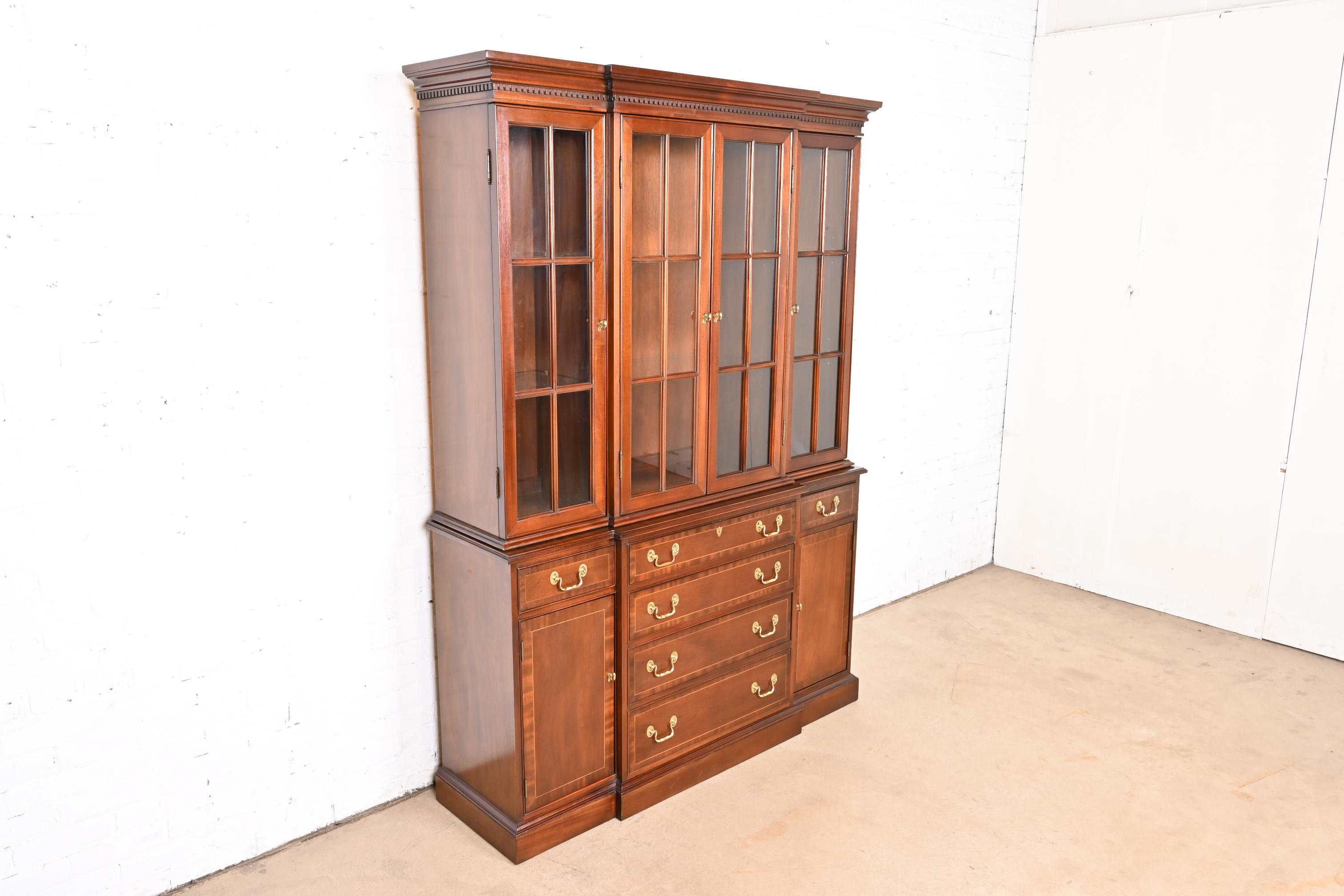 Councill Craftsmen Georgian Carved Mahogany Breakfront Bookcase Cabinet - Image 4